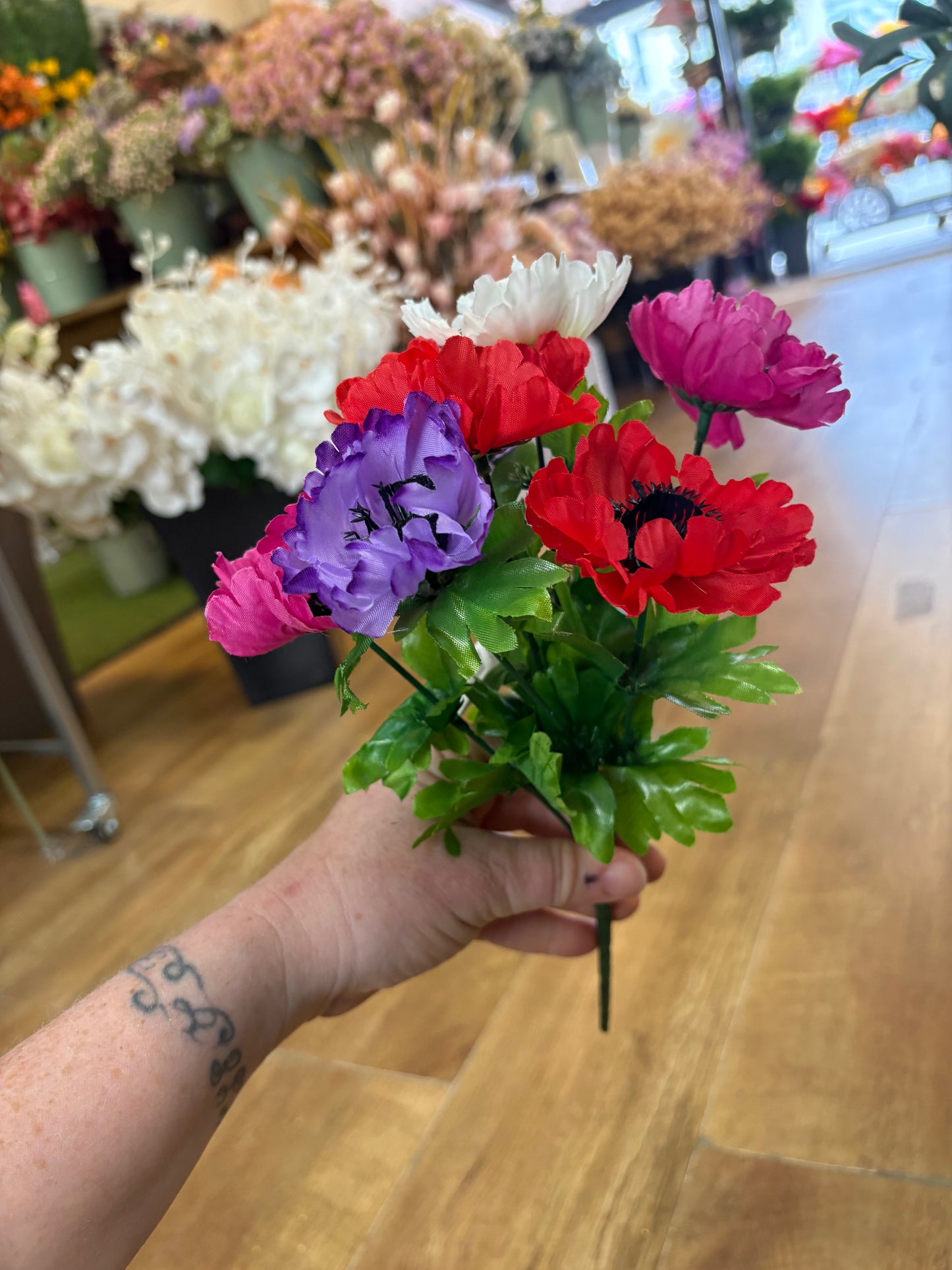 Anemone bunch - 3 colours available