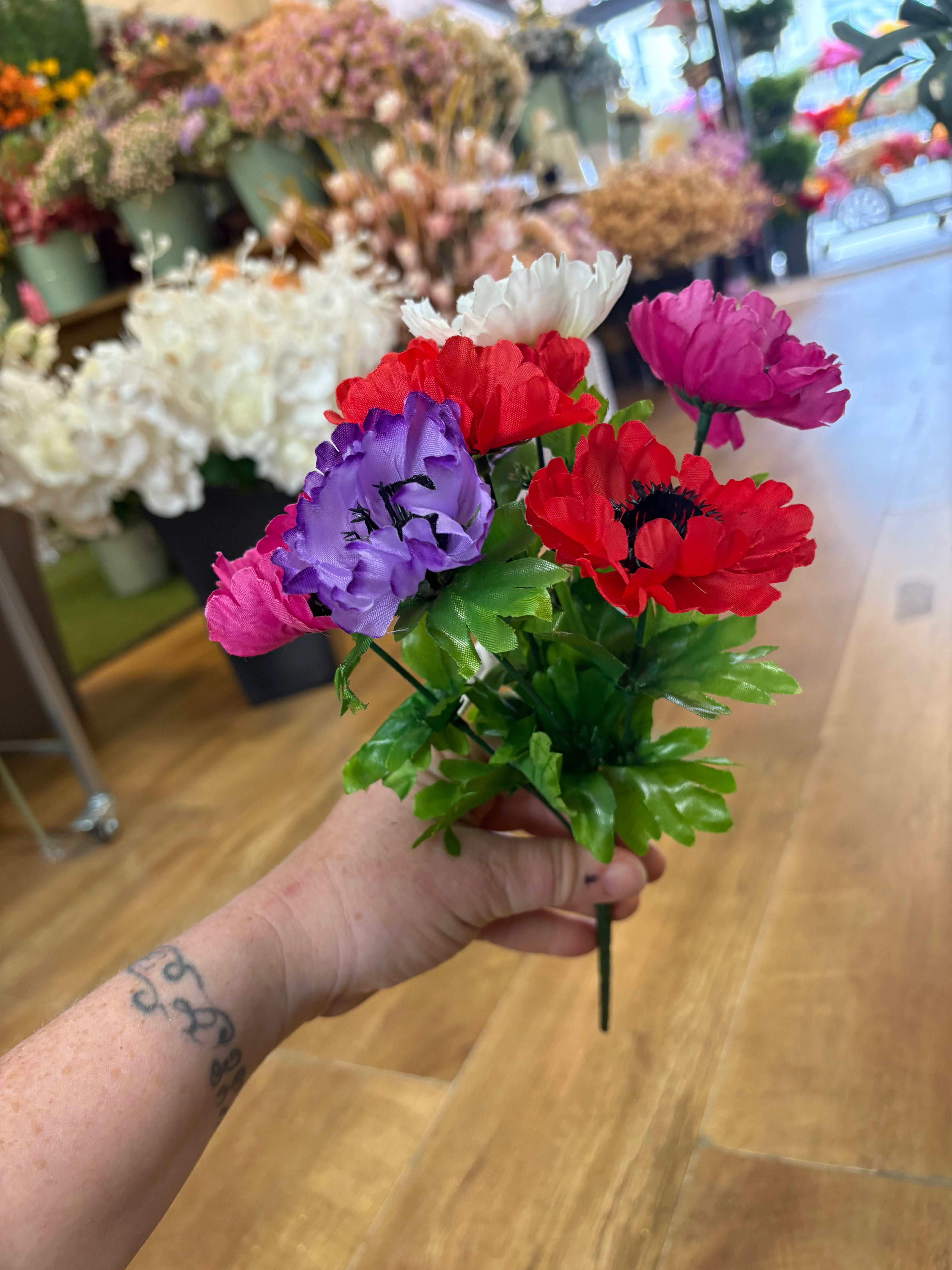 Anemone bunch - 3 colours available