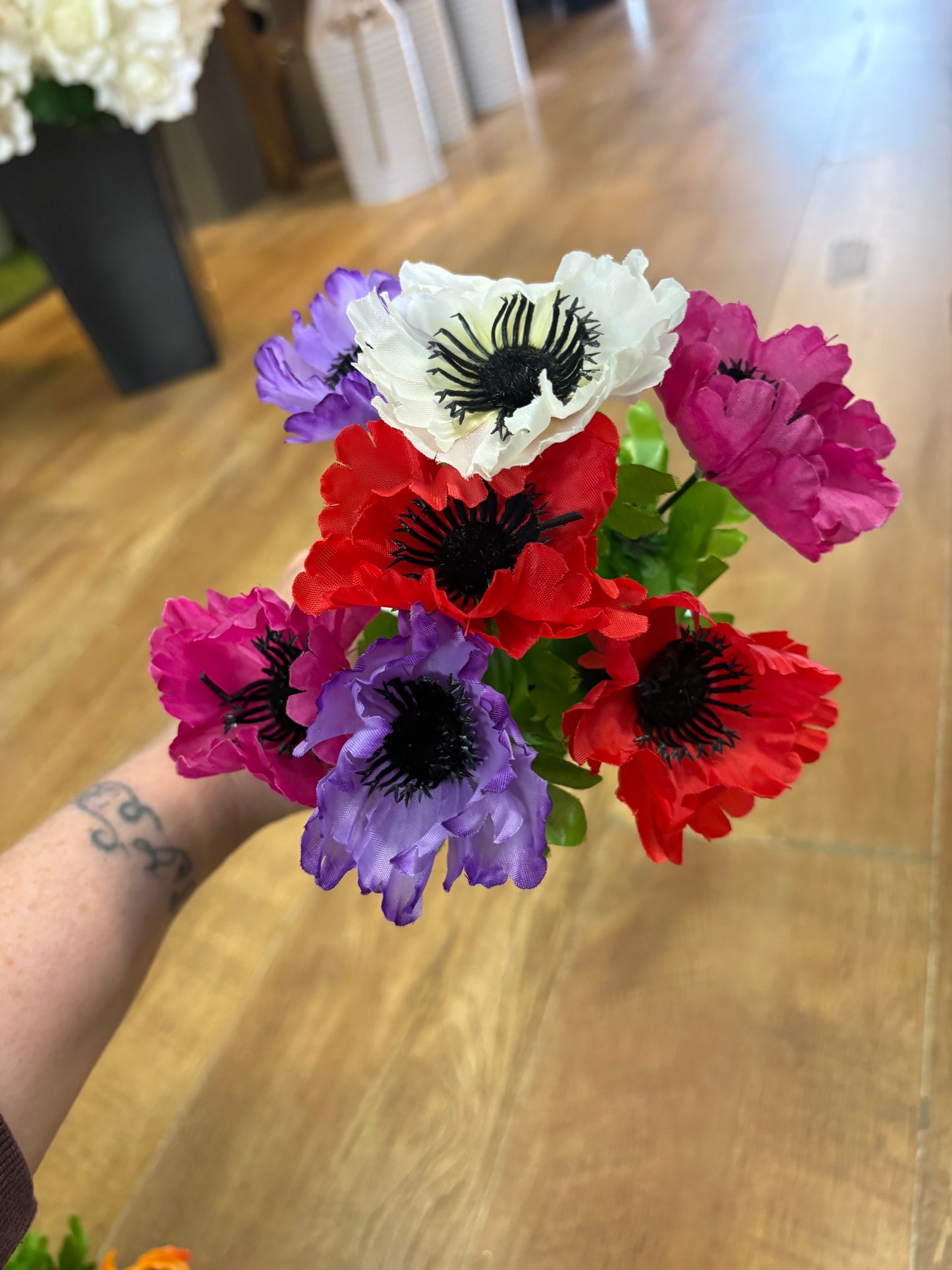 Anemone bunch - 3 colours available