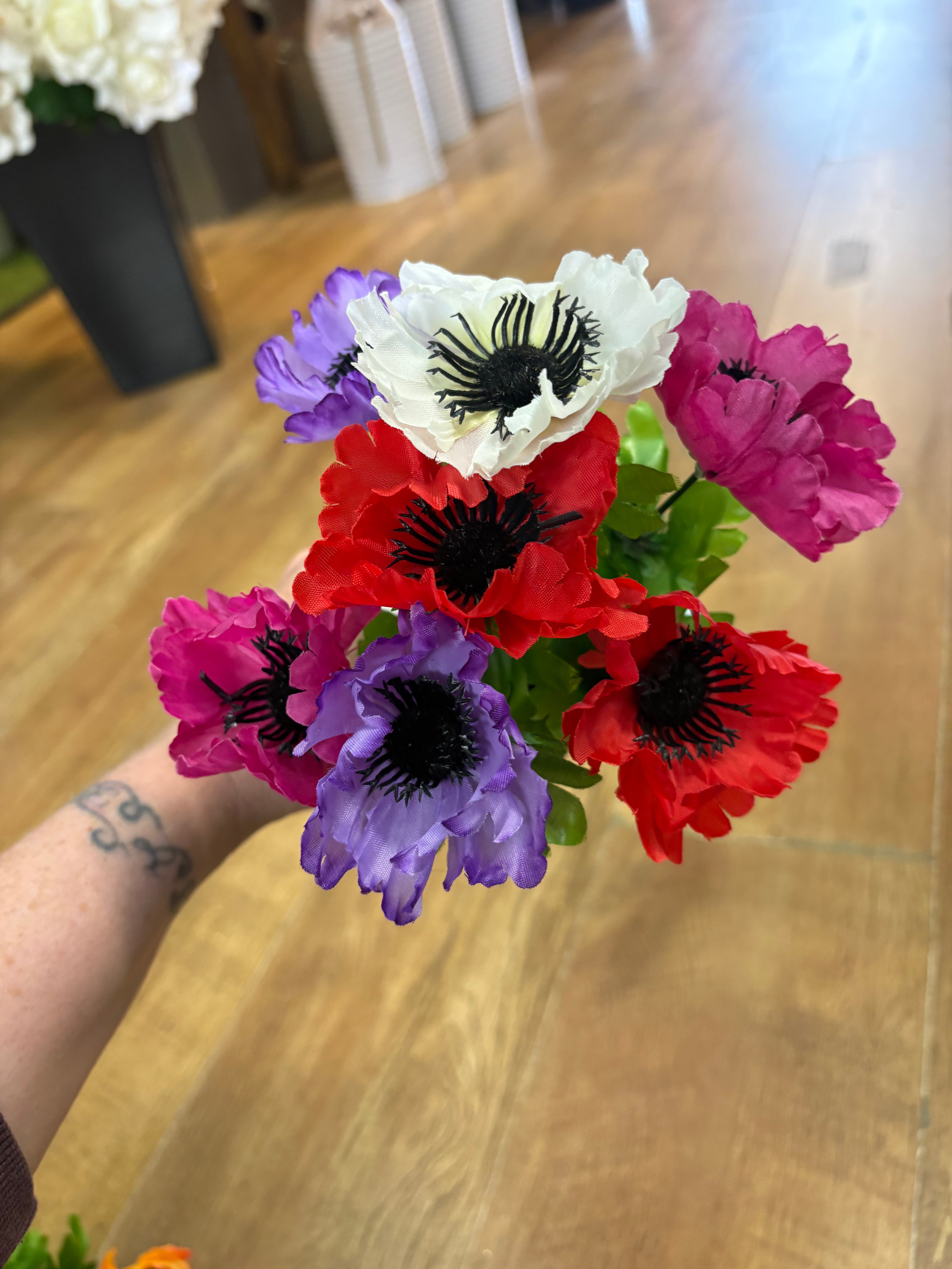 Anemone bunch - 3 colours available
