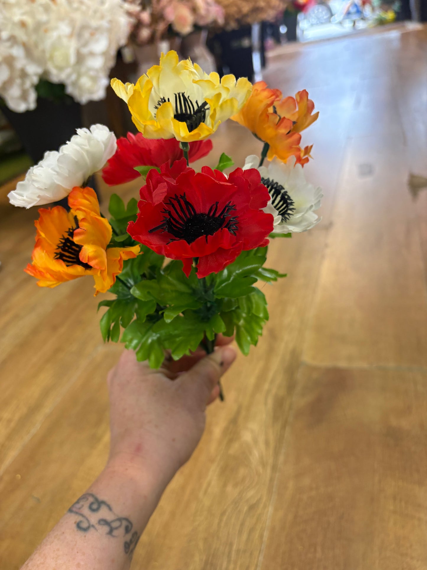 Anemone bunch - 3 colours available
