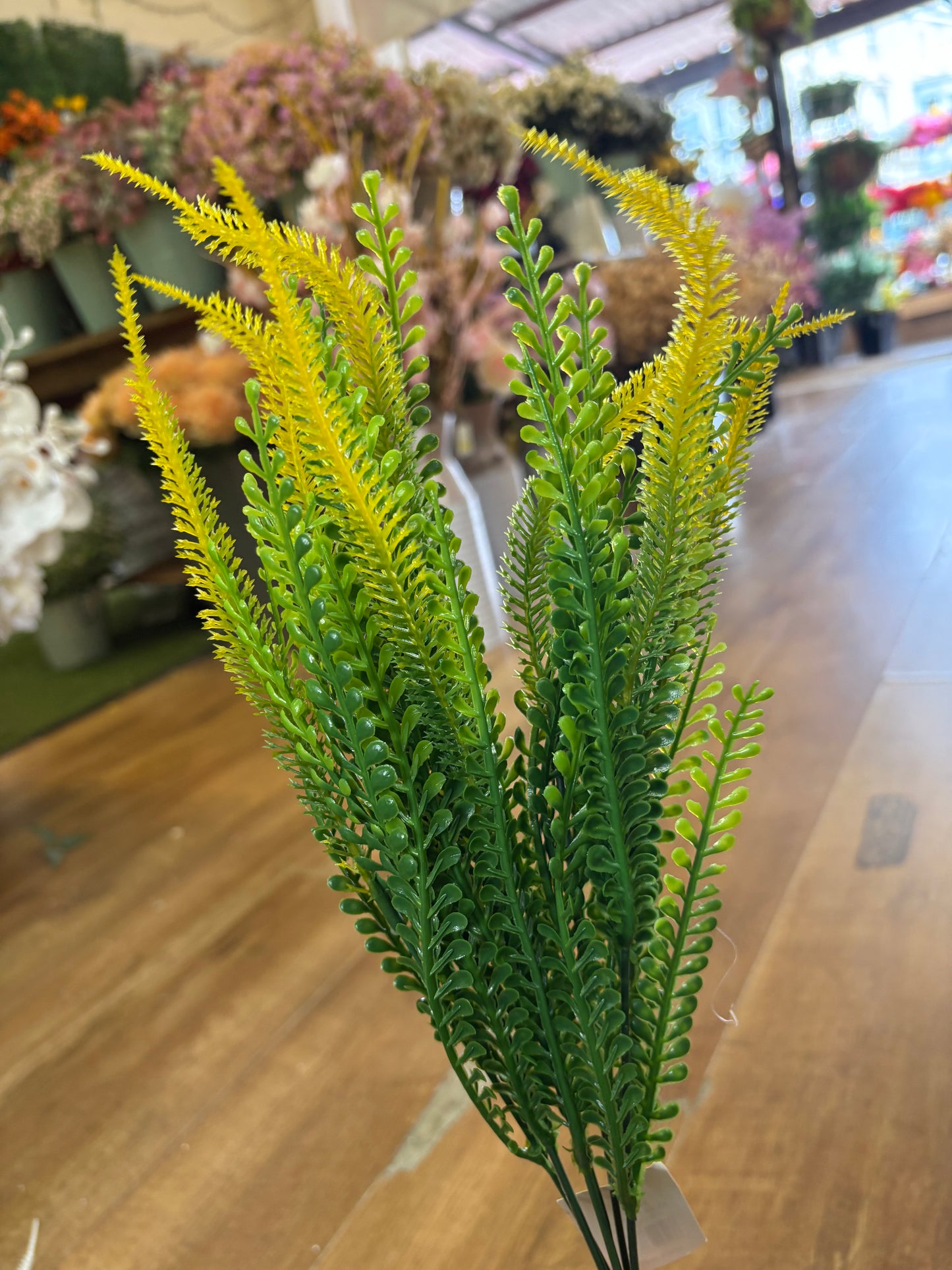 Plastic filler bush - 4 colours available