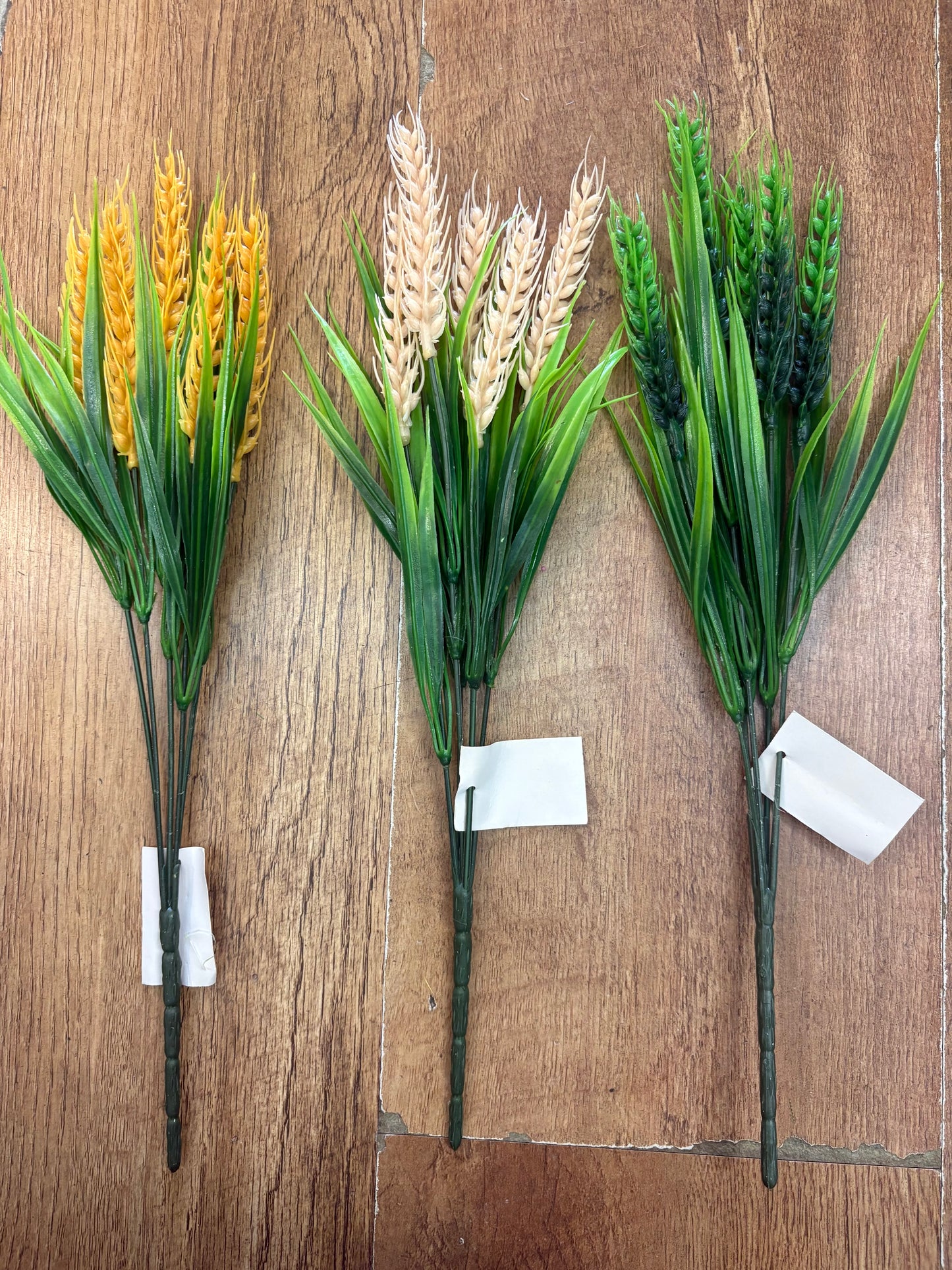 Plastic corn bunch - 3 colours available