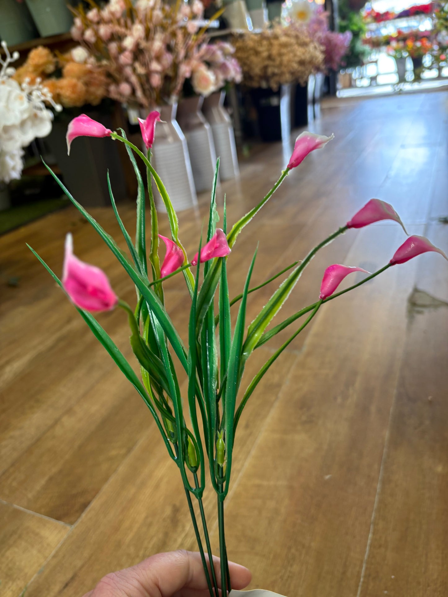 Plastic calla lily filler - 4 colours available
