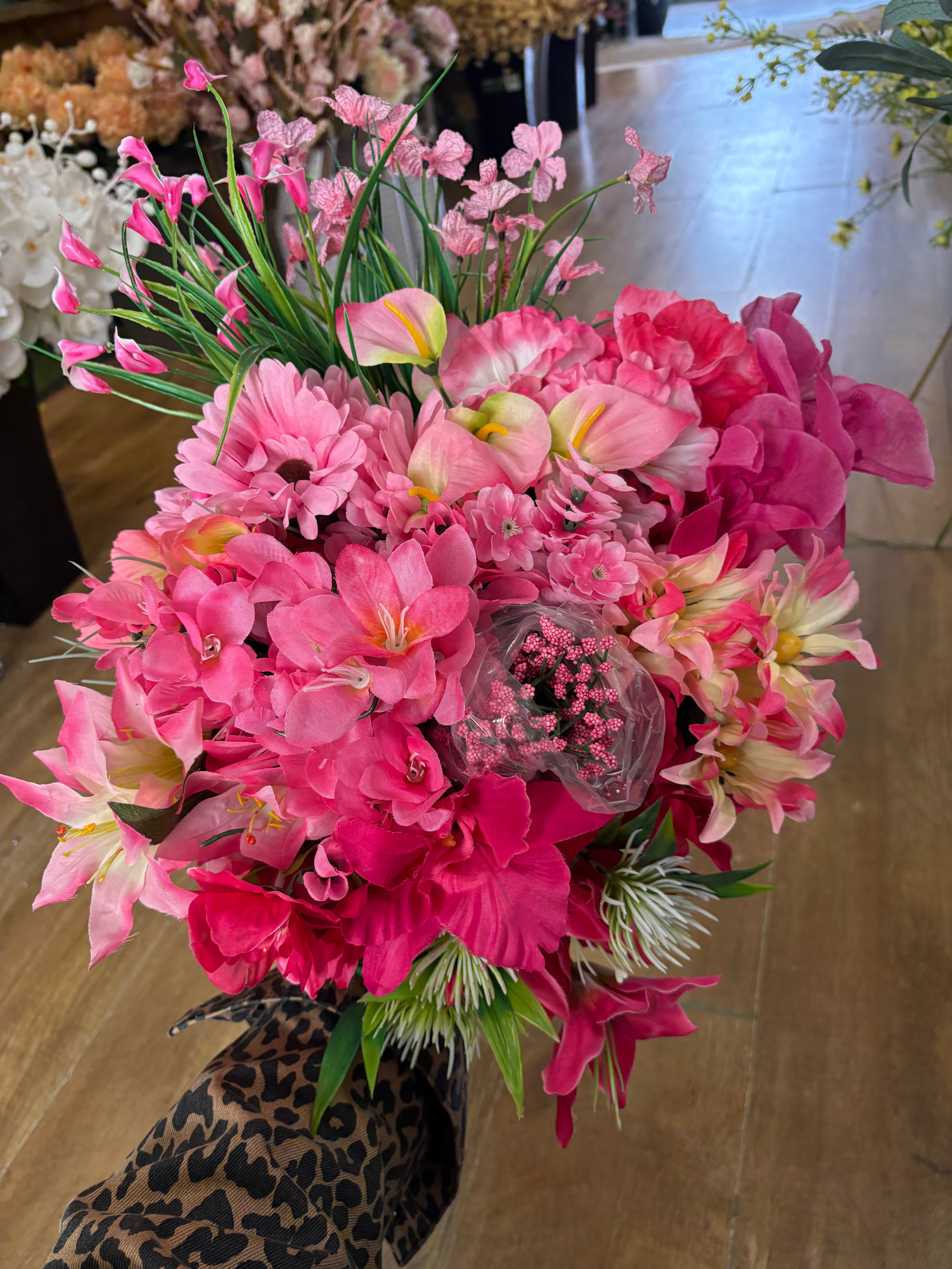 Box 15 - 20 bunches of flowers/foliage