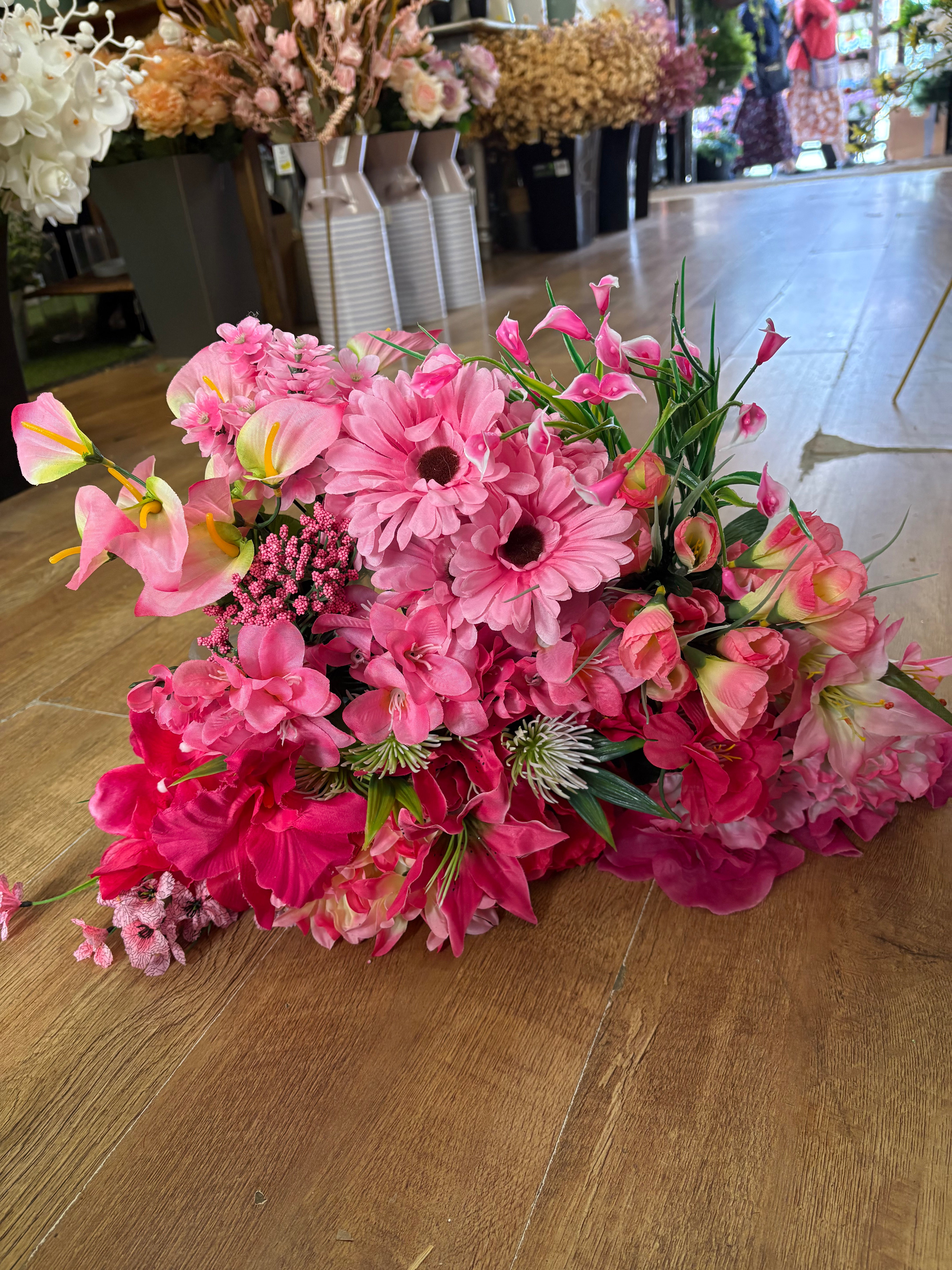 Box 15 - 20 bunches of flowers/foliage