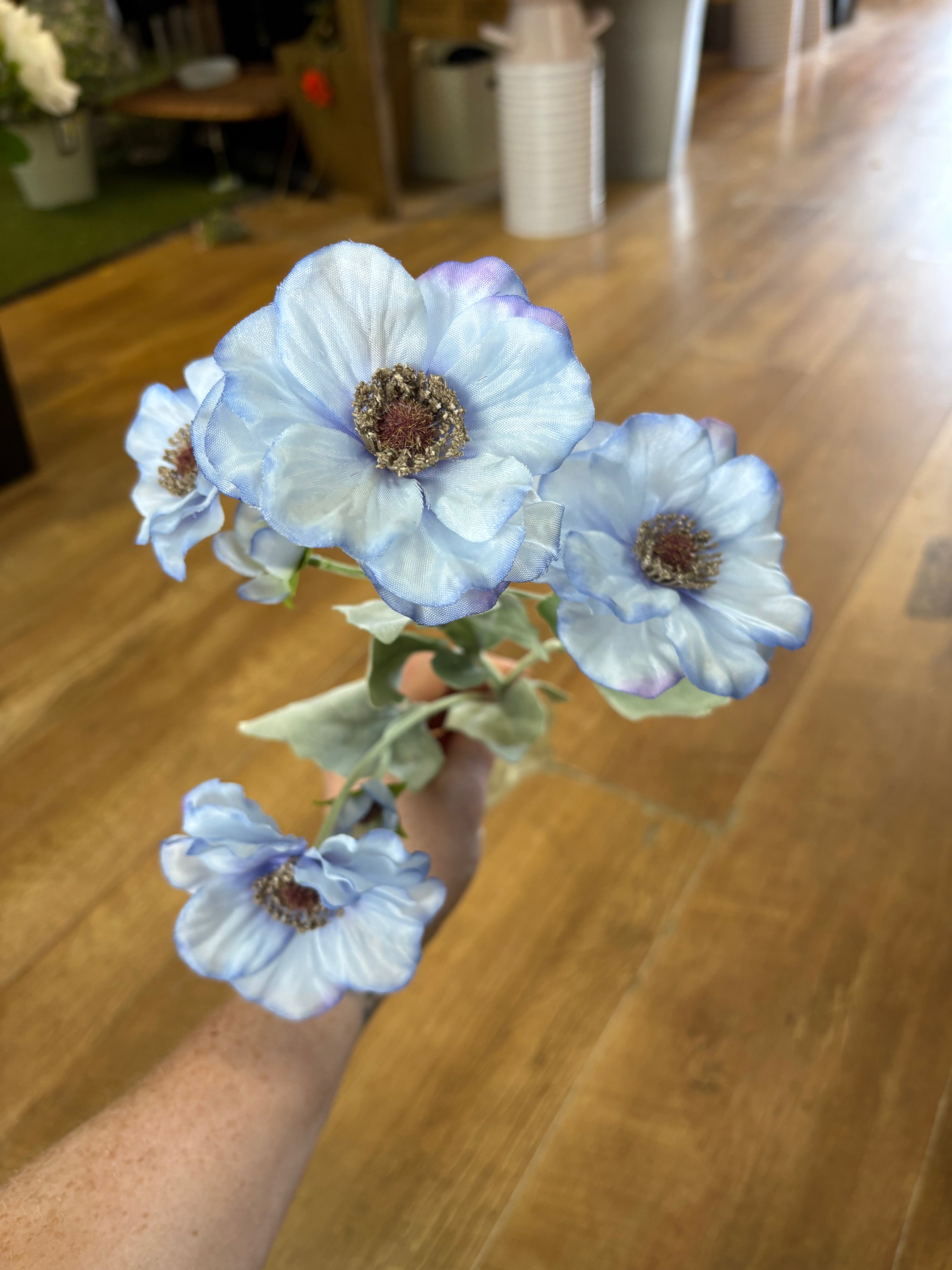Long stem Blue Alessandra spray