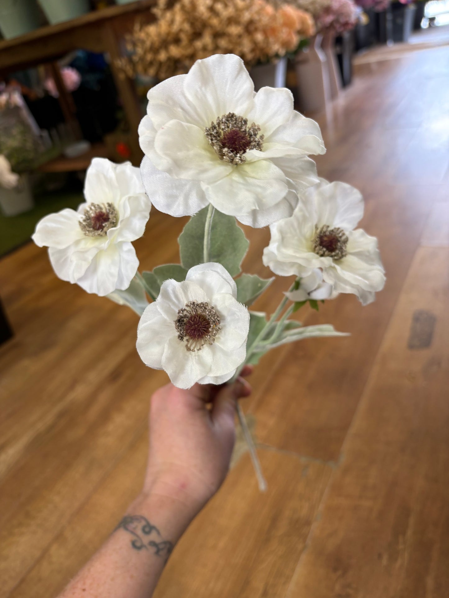 Long stem Ivory Alessandra spray