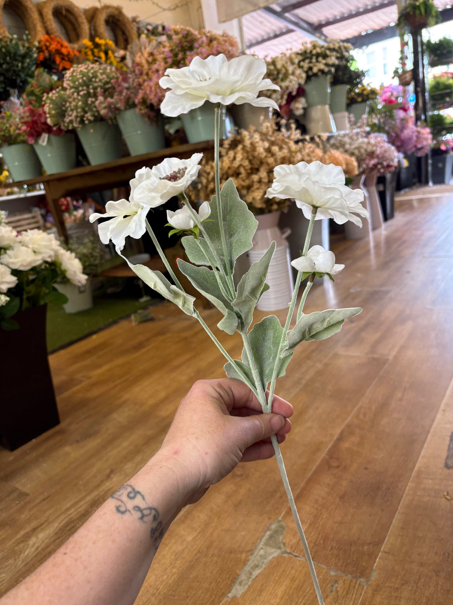 Long stem Ivory Alessandra spray