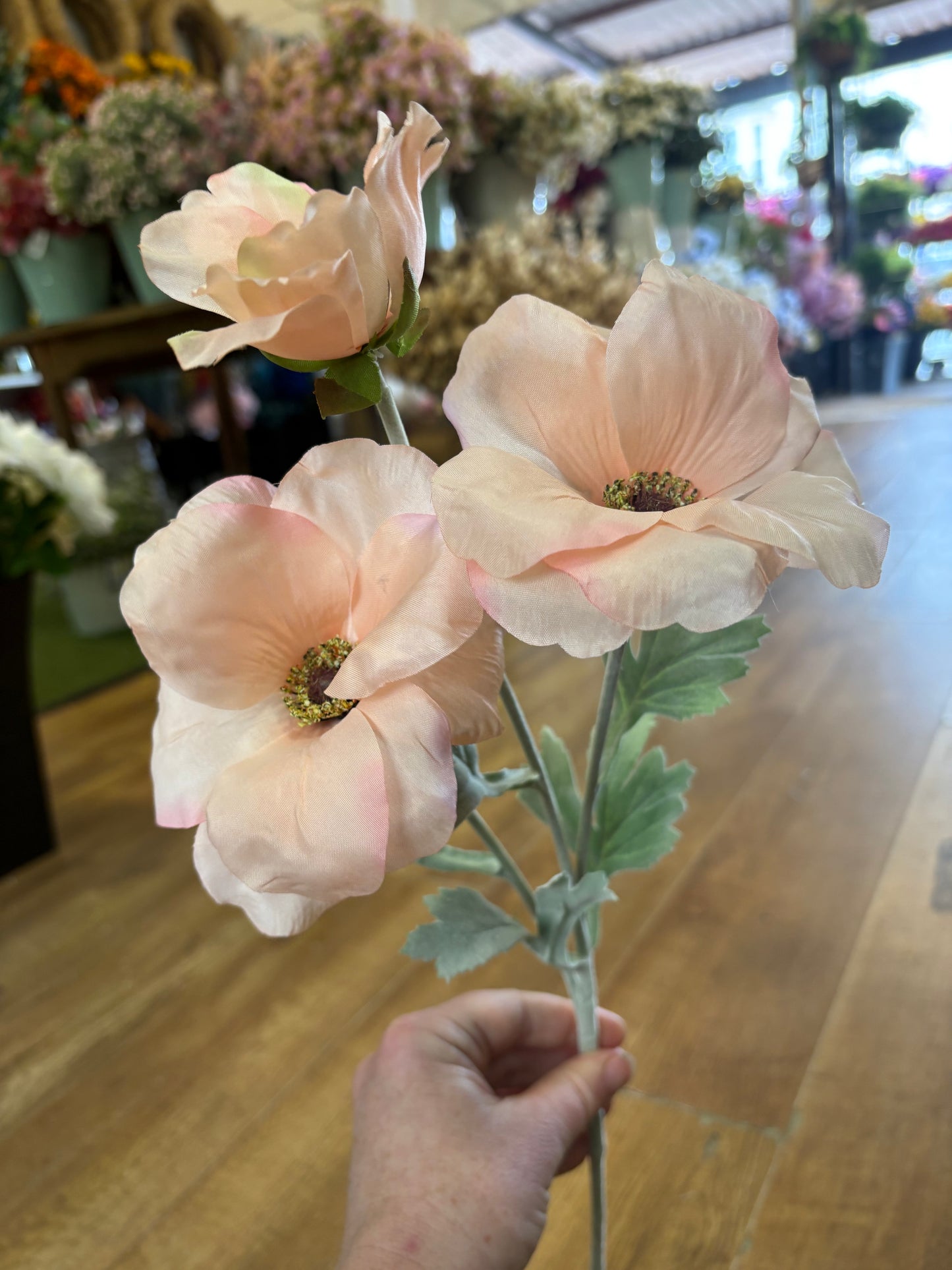 Long stem peach trumpet valentina spray