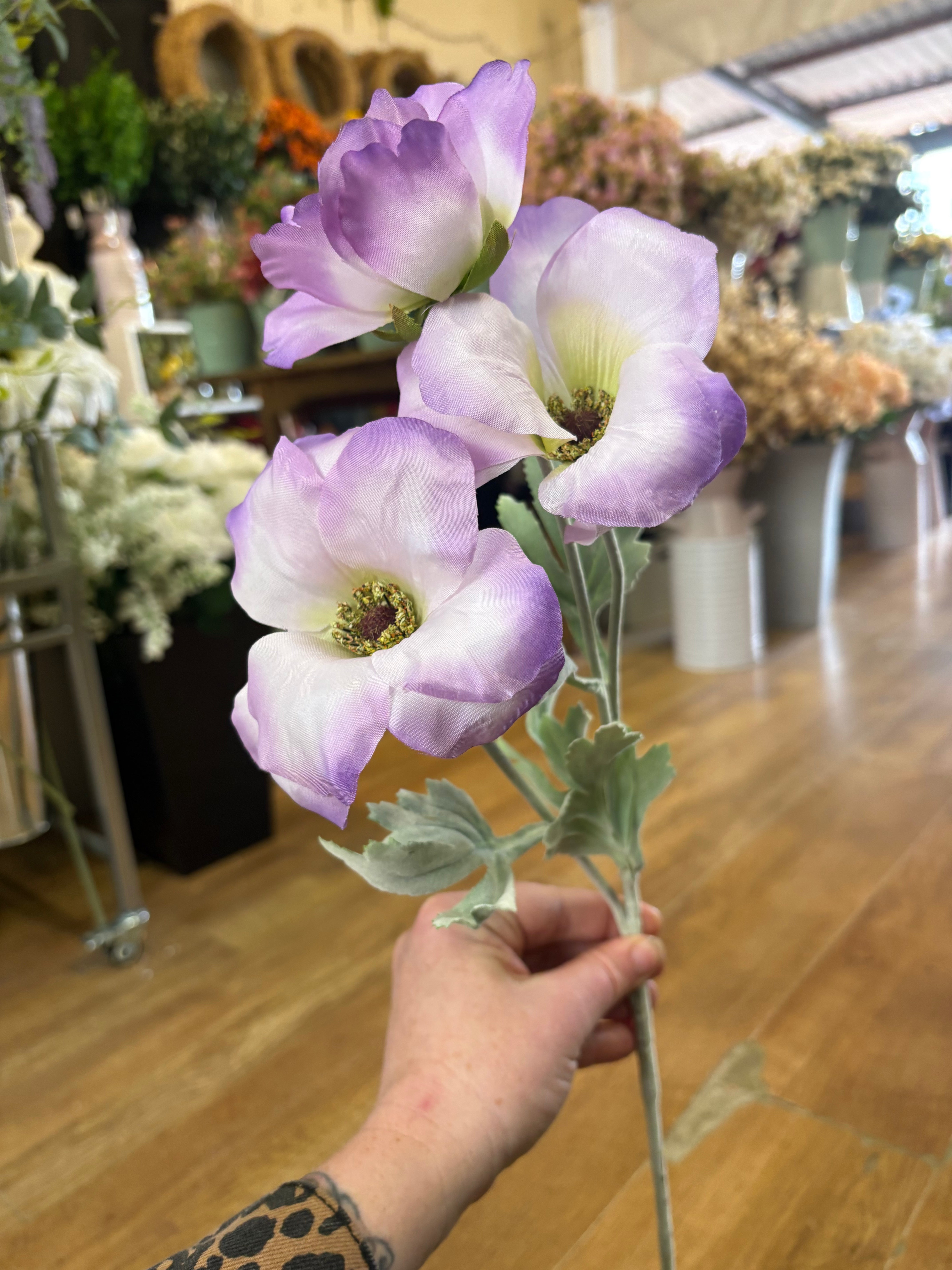 Long stem lilac trumpet Valentina spray