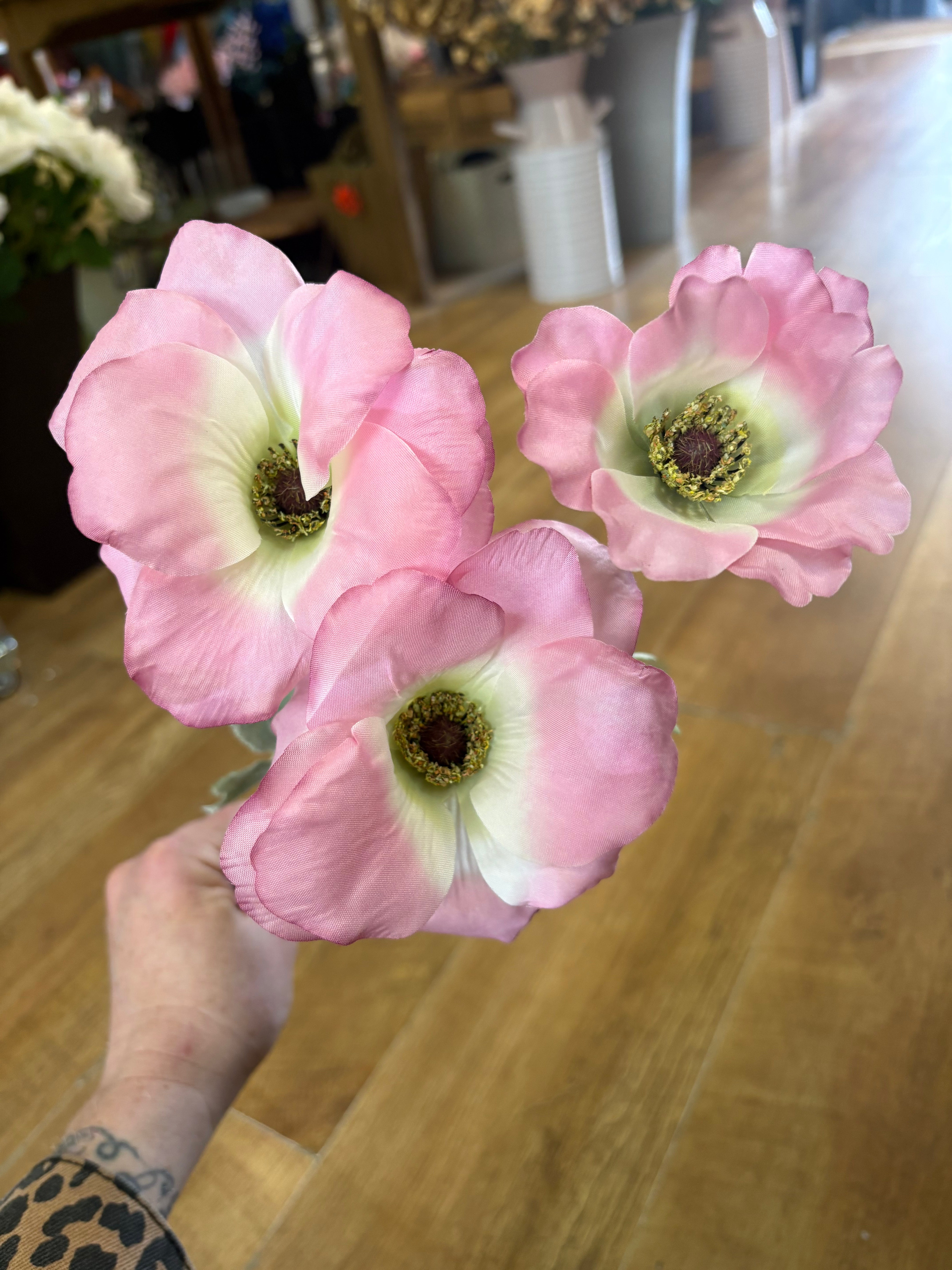 Long stem pink trumpet Valentina spray