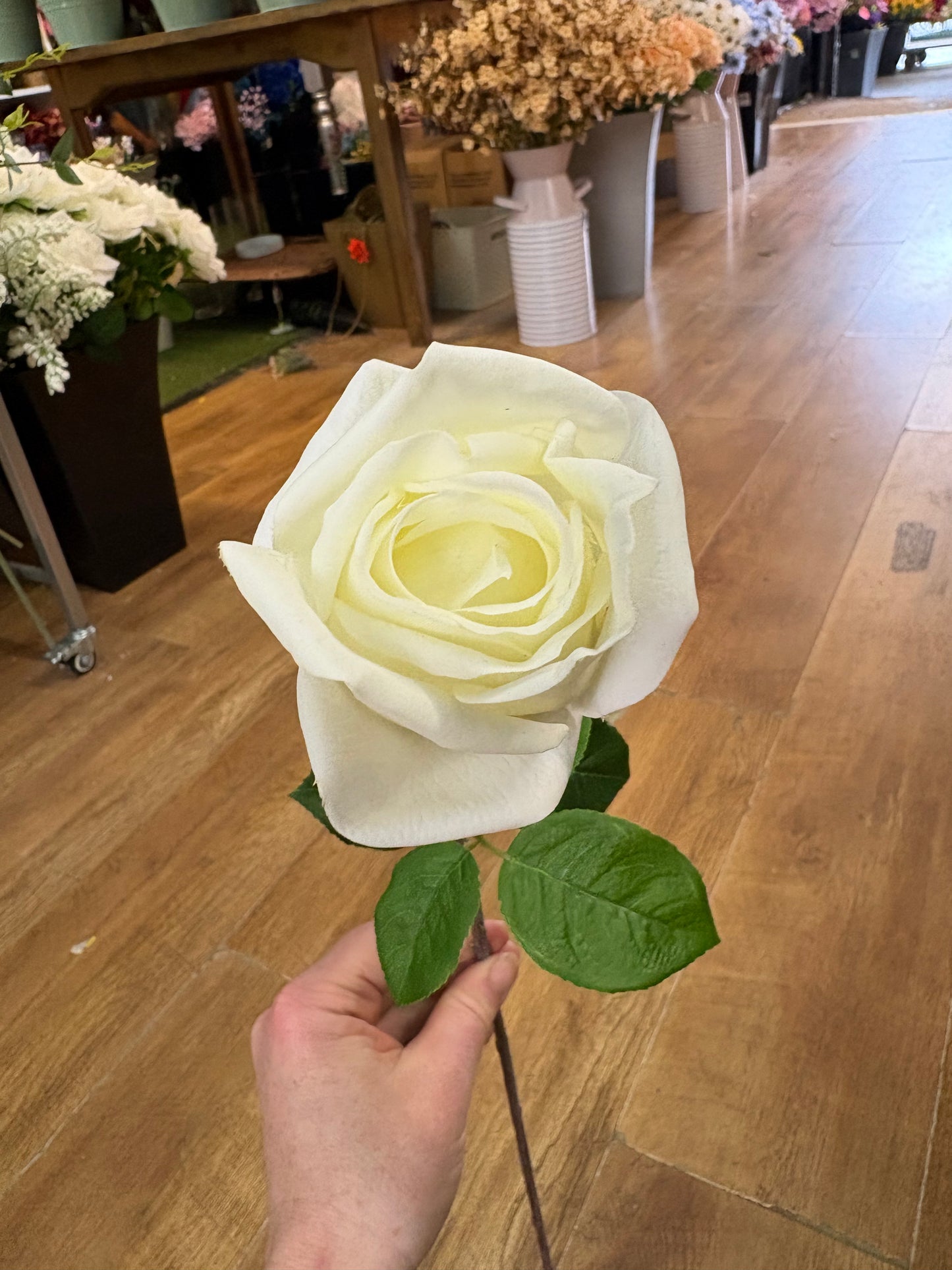 Cream real touch Deluxe single rose