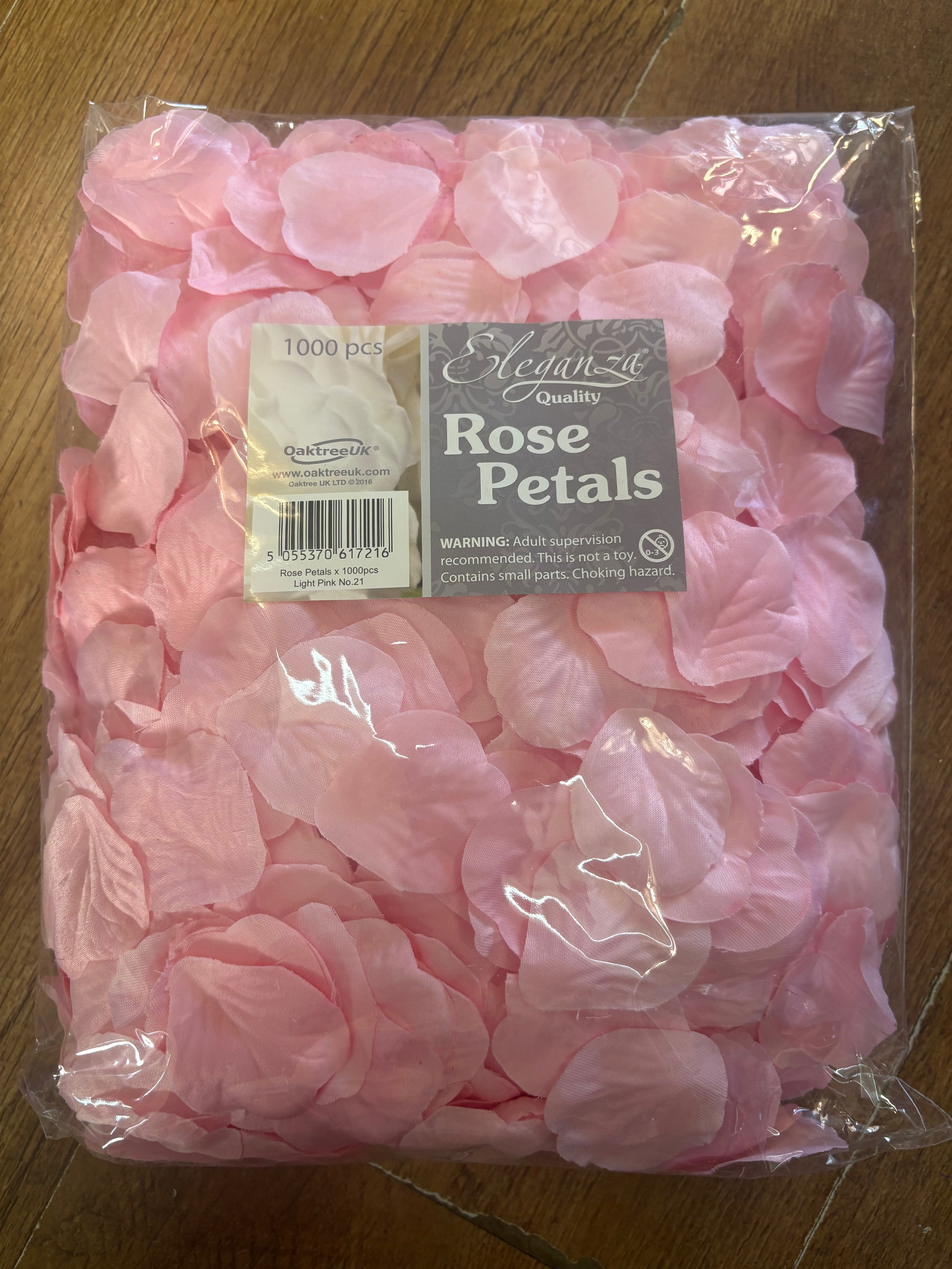 1000 pcs light pink rose petals