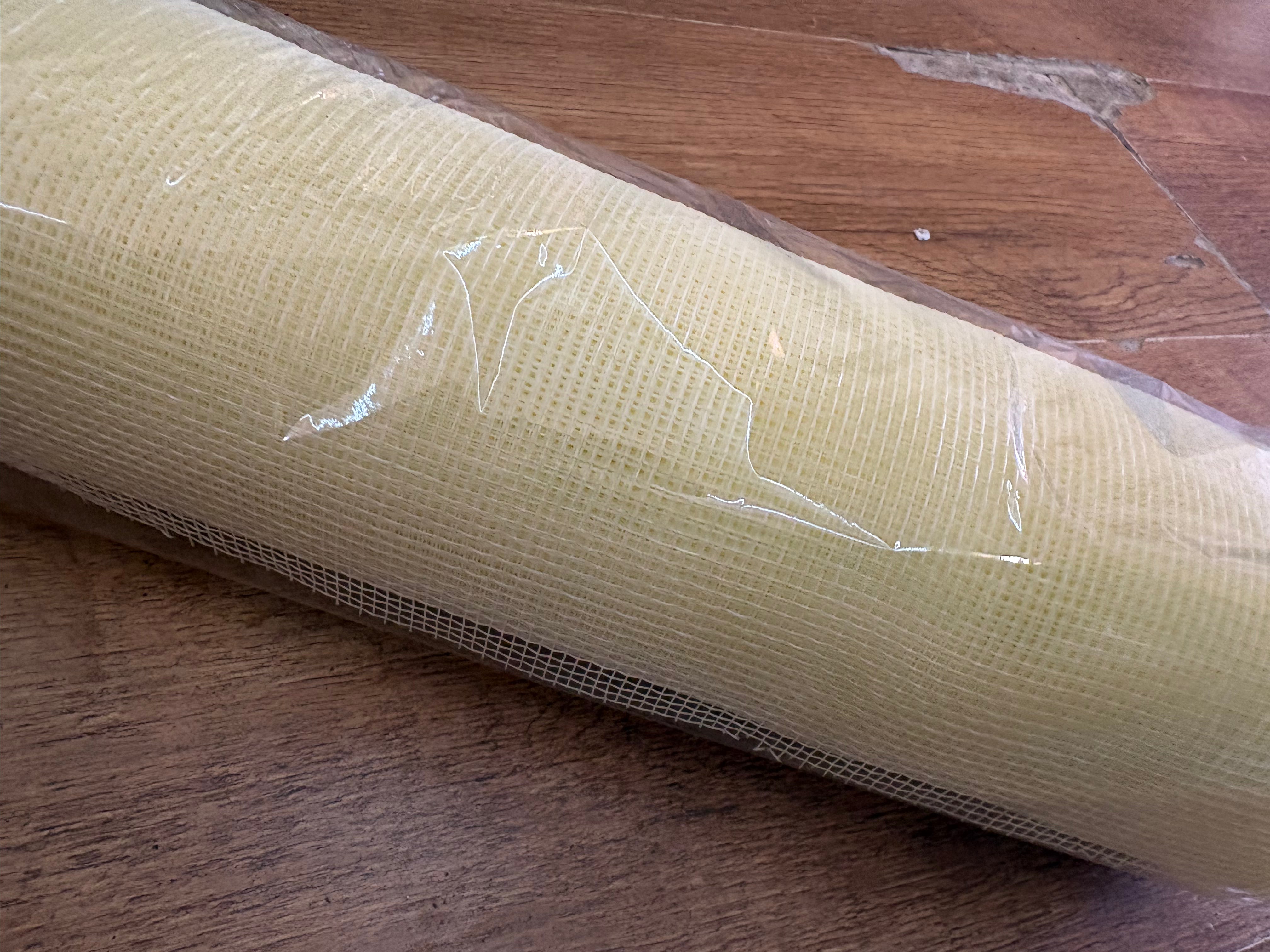 53cm x 9.1m (10 yrds) deco mesh - it says ivory but looks cream