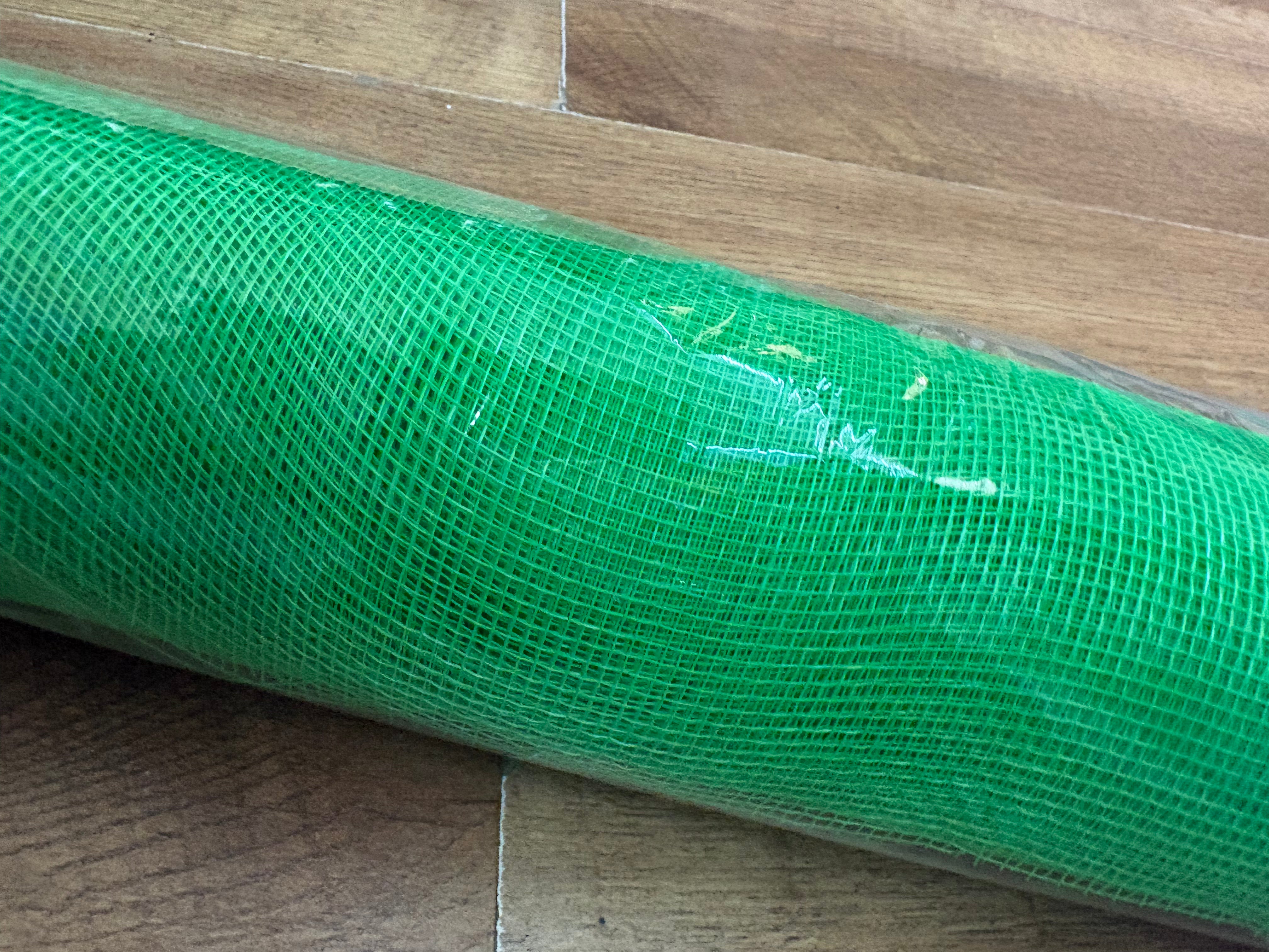 53cm x 9.1m (10 yrds) Apple green deco mesh