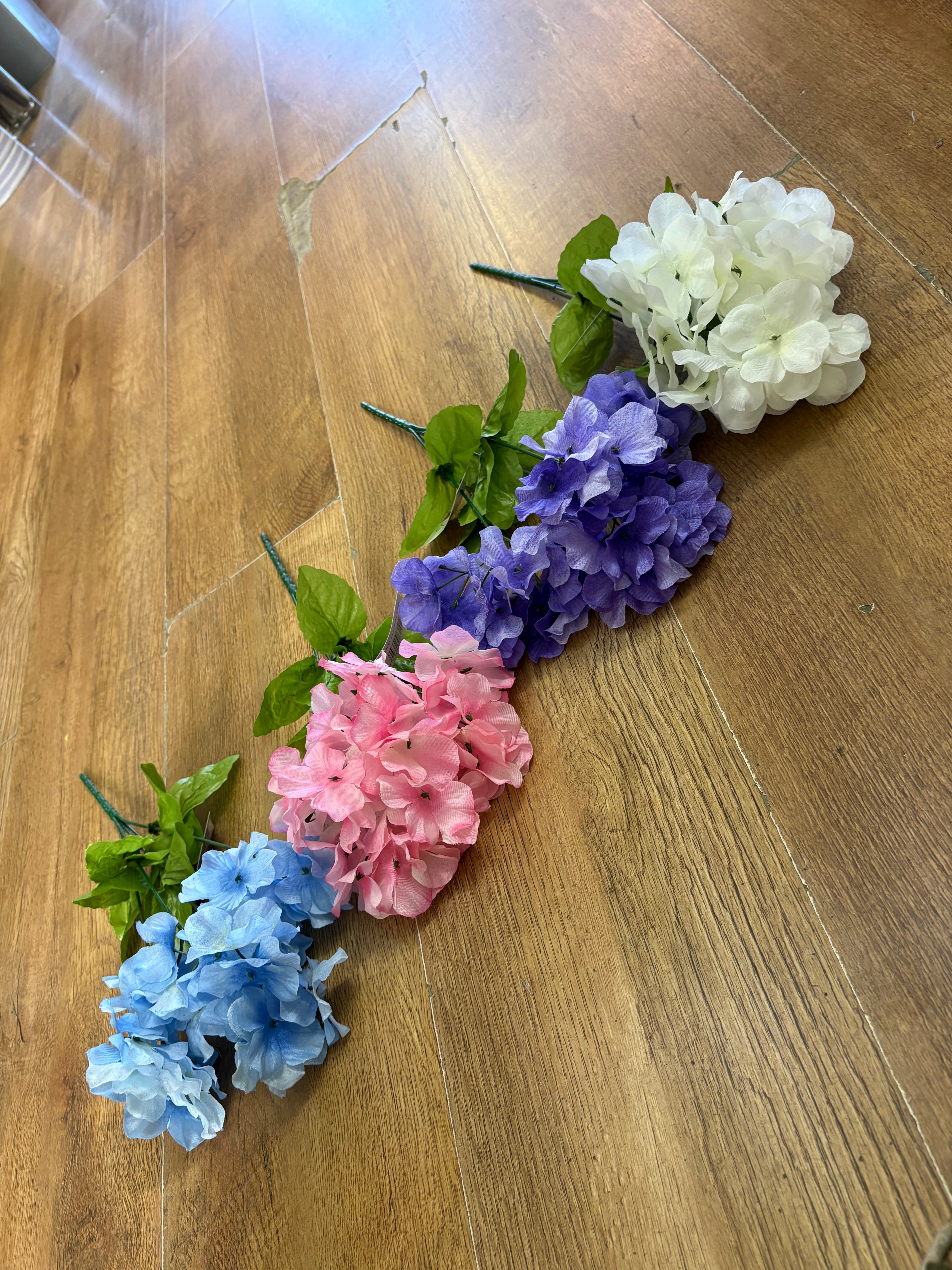 Hydrangea bunch - 4 colours available