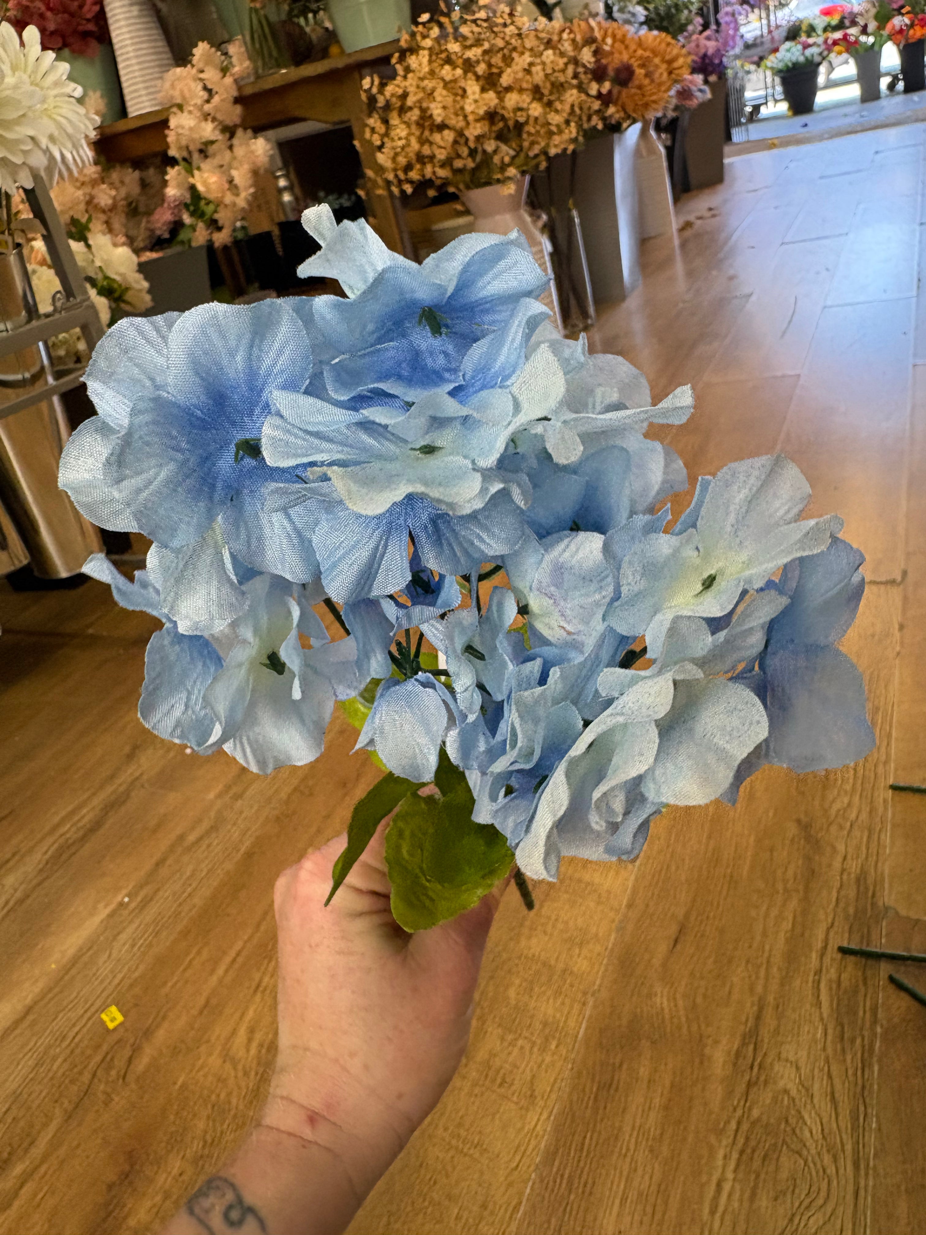 Hydrangea bunch - 4 colours available