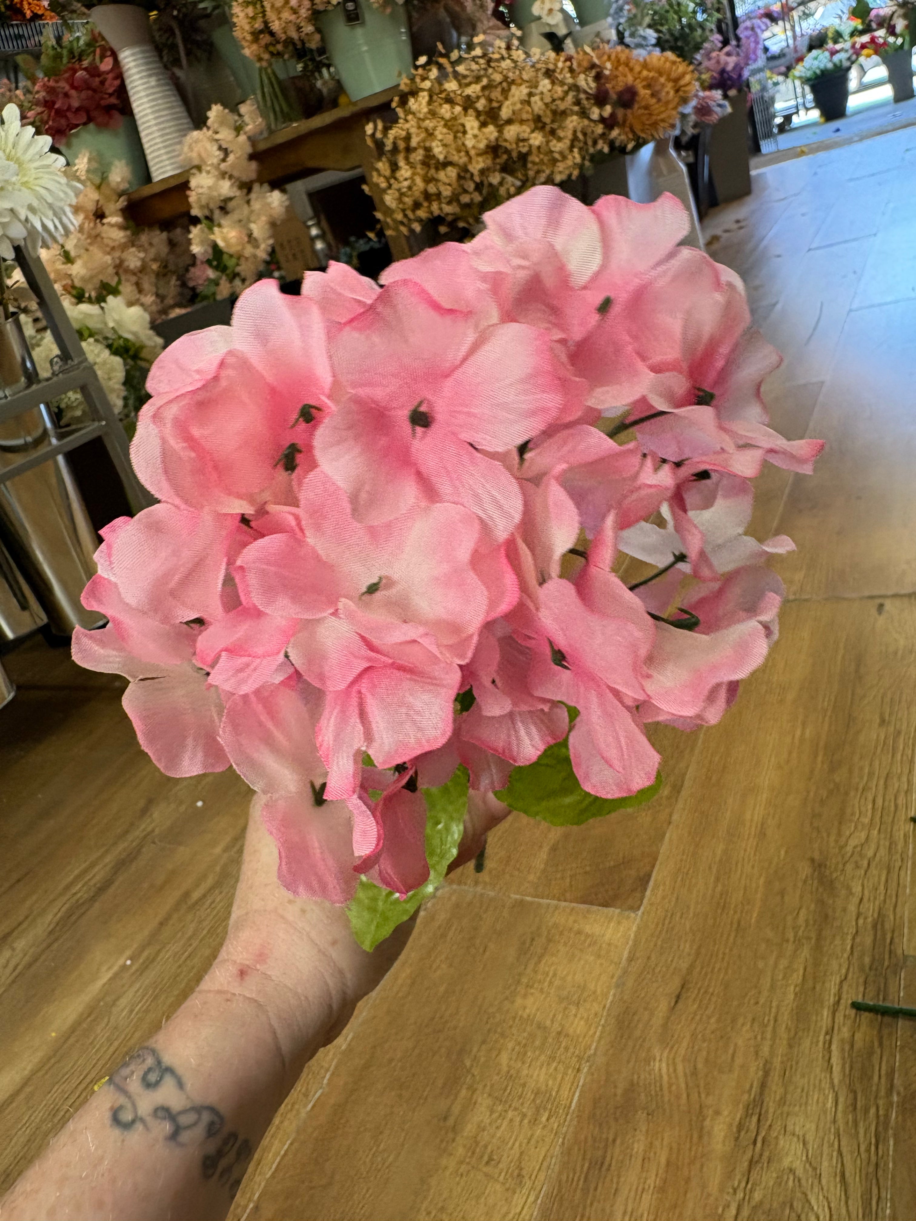 Hydrangea bunch - 4 colours available