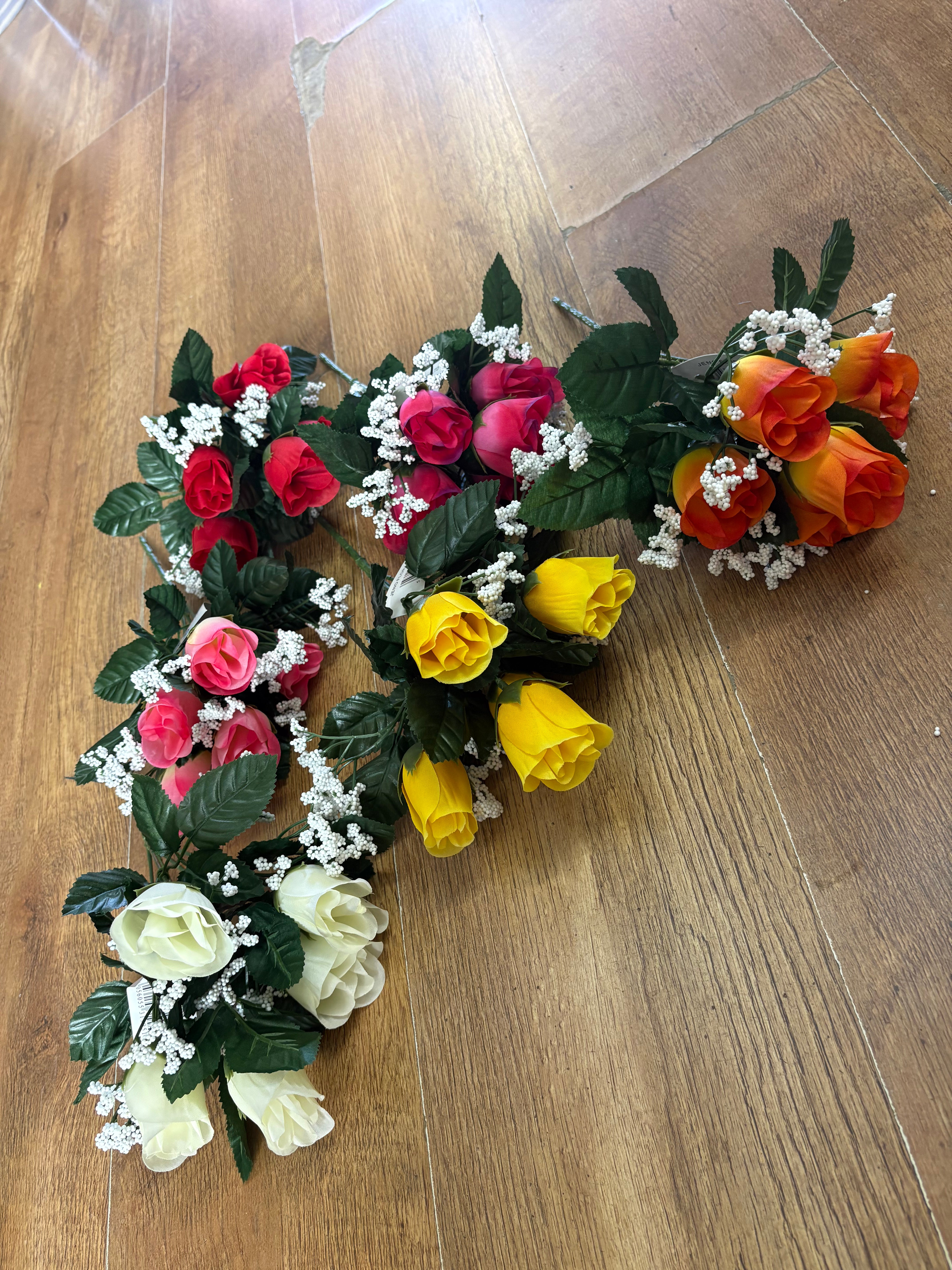 Rosebud and gypsophila bunch - 6 colours available