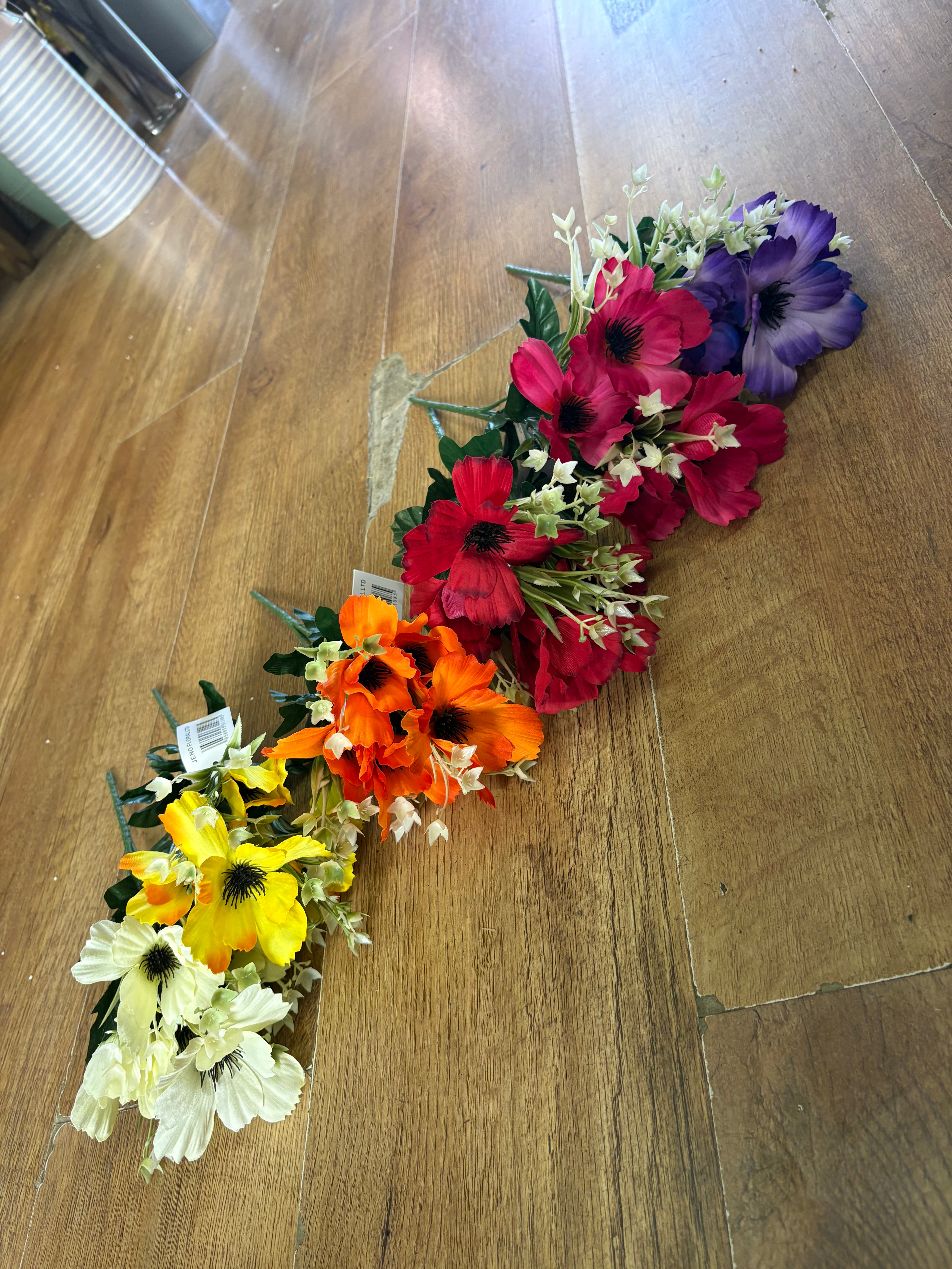 Anemone with white filler bunch - 6 colours available