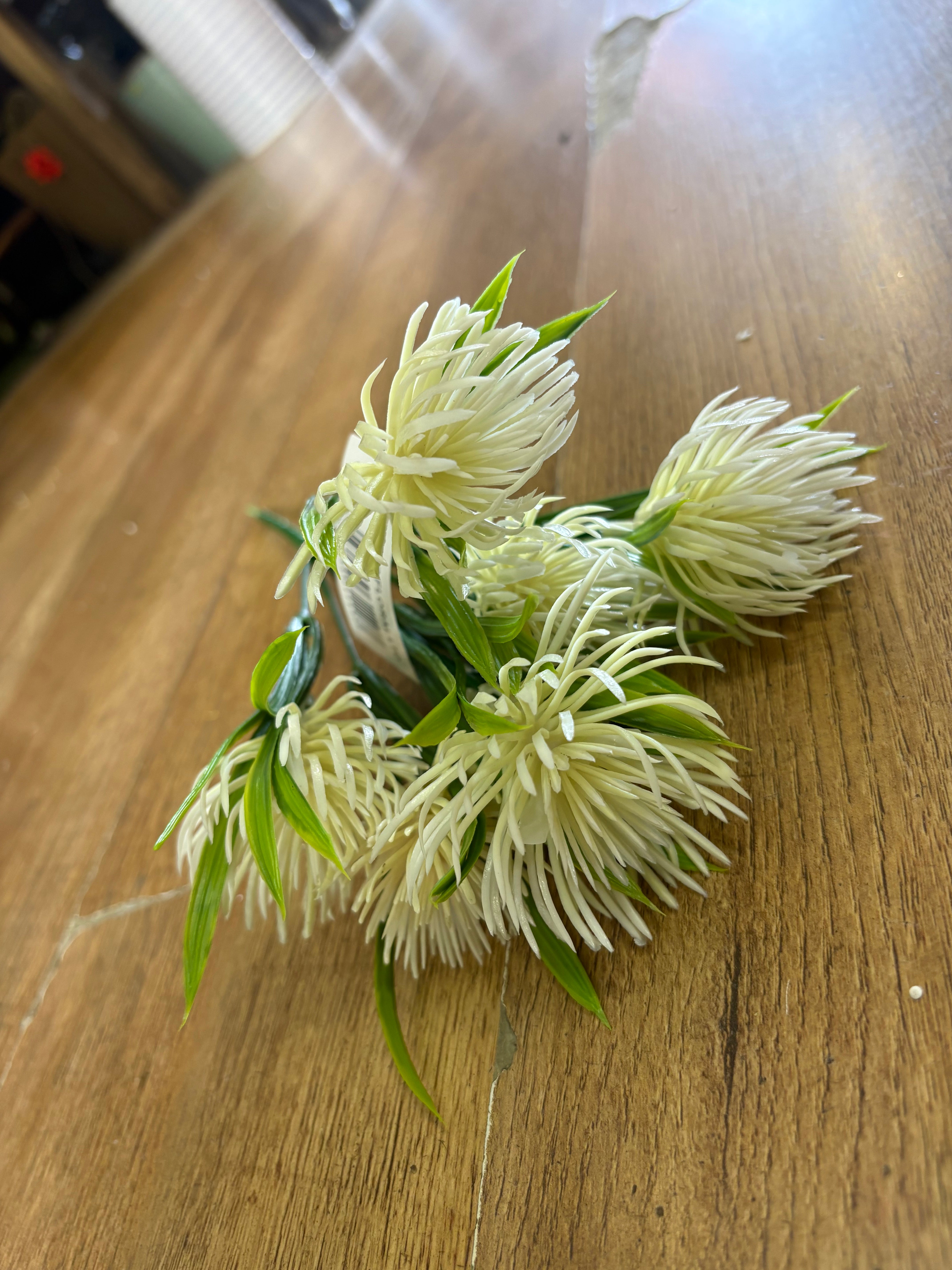 Plastic allium bunch - 3 colours available