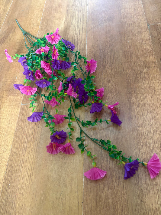 Purple and raspberry petunia trailer