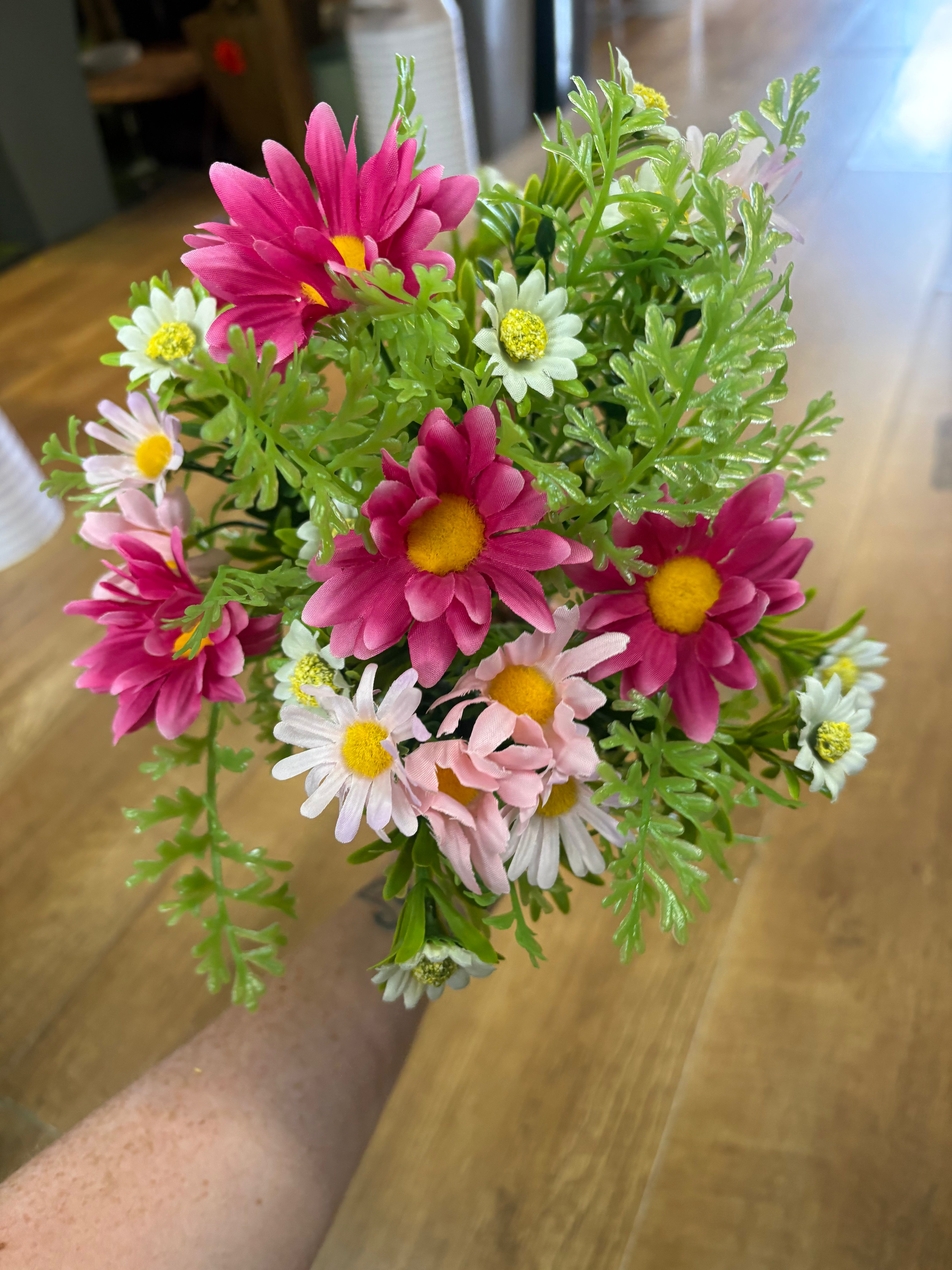 Large mixed pink daisy mix bunch