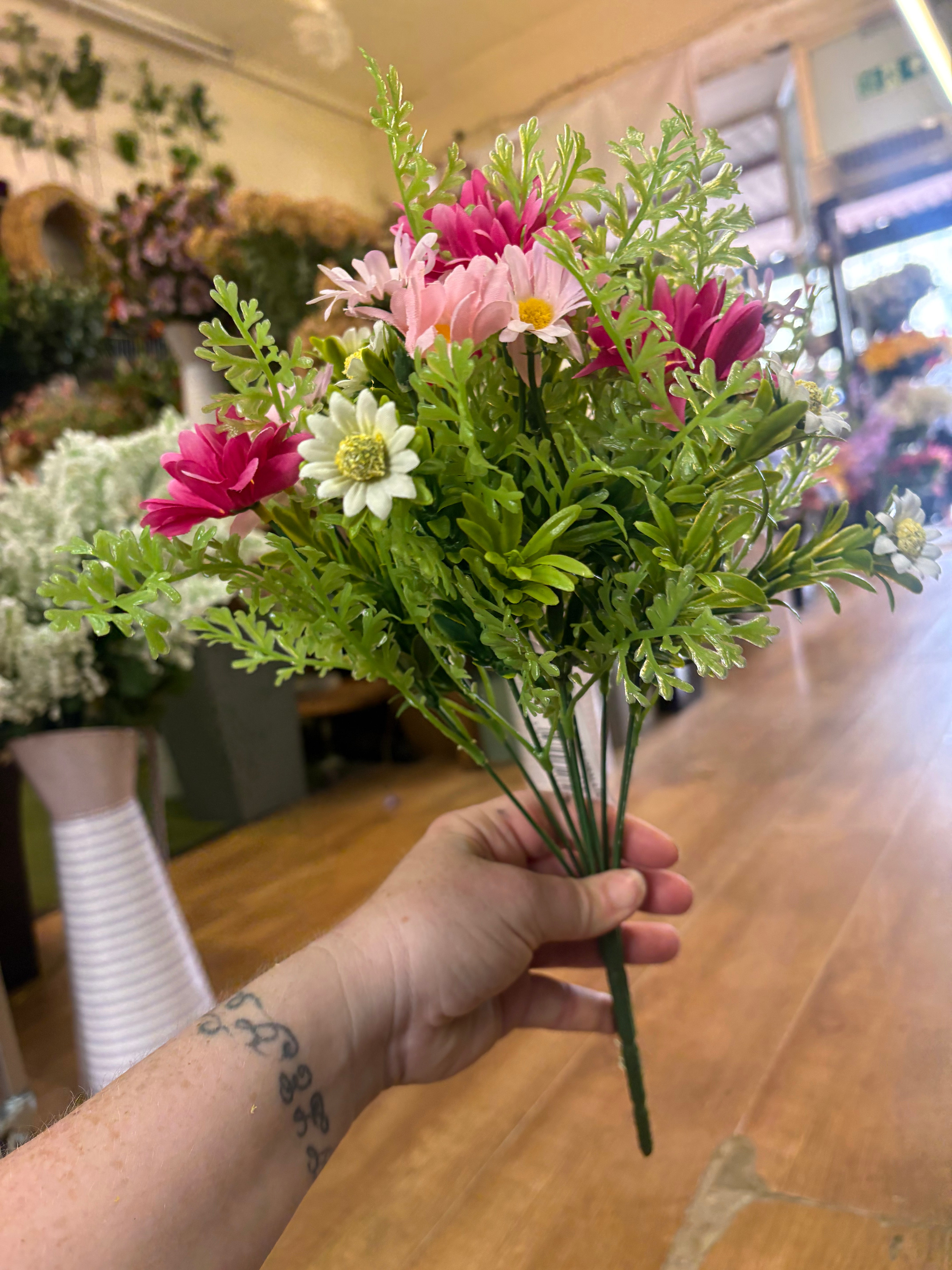 Large mixed pink daisy mix bunch