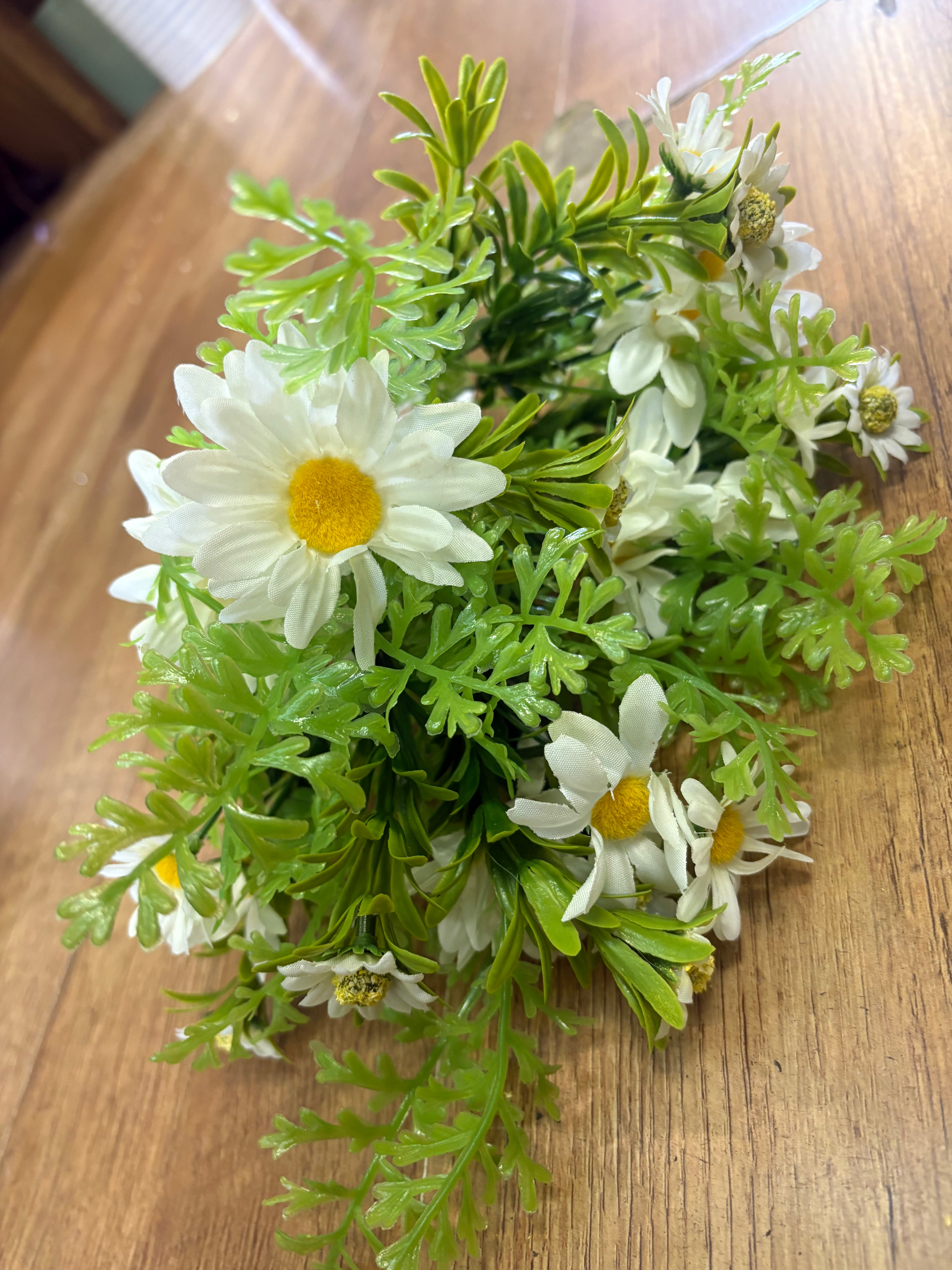 Large white daisy mix bunch