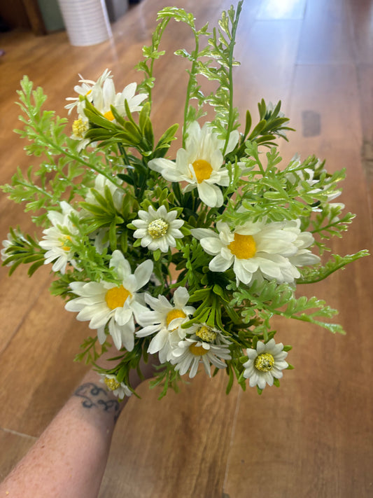 Large white daisy mix bunch