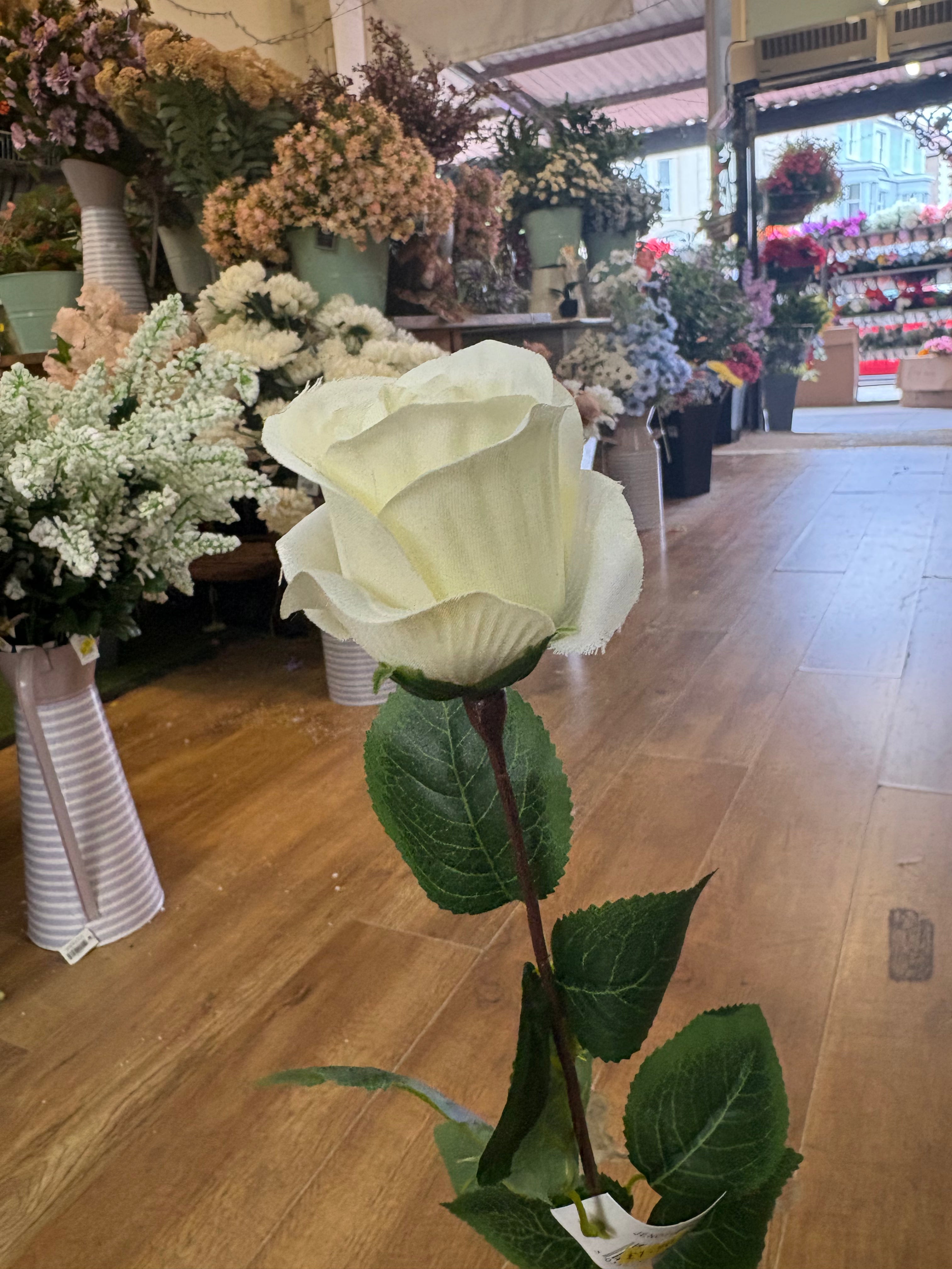Long stem Ivory rose - 2 styles available