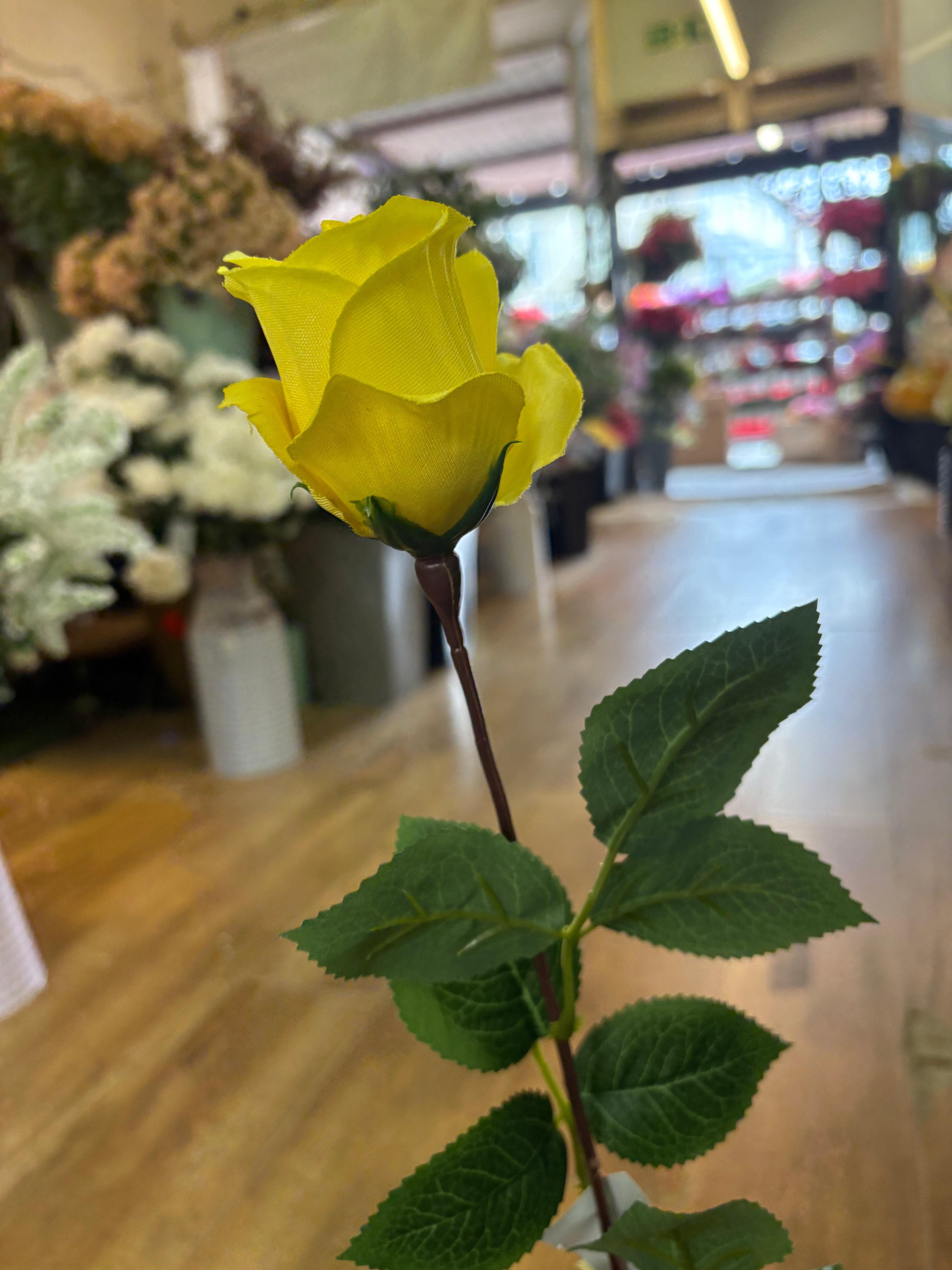 Long stem yellow rose - 2 styles at