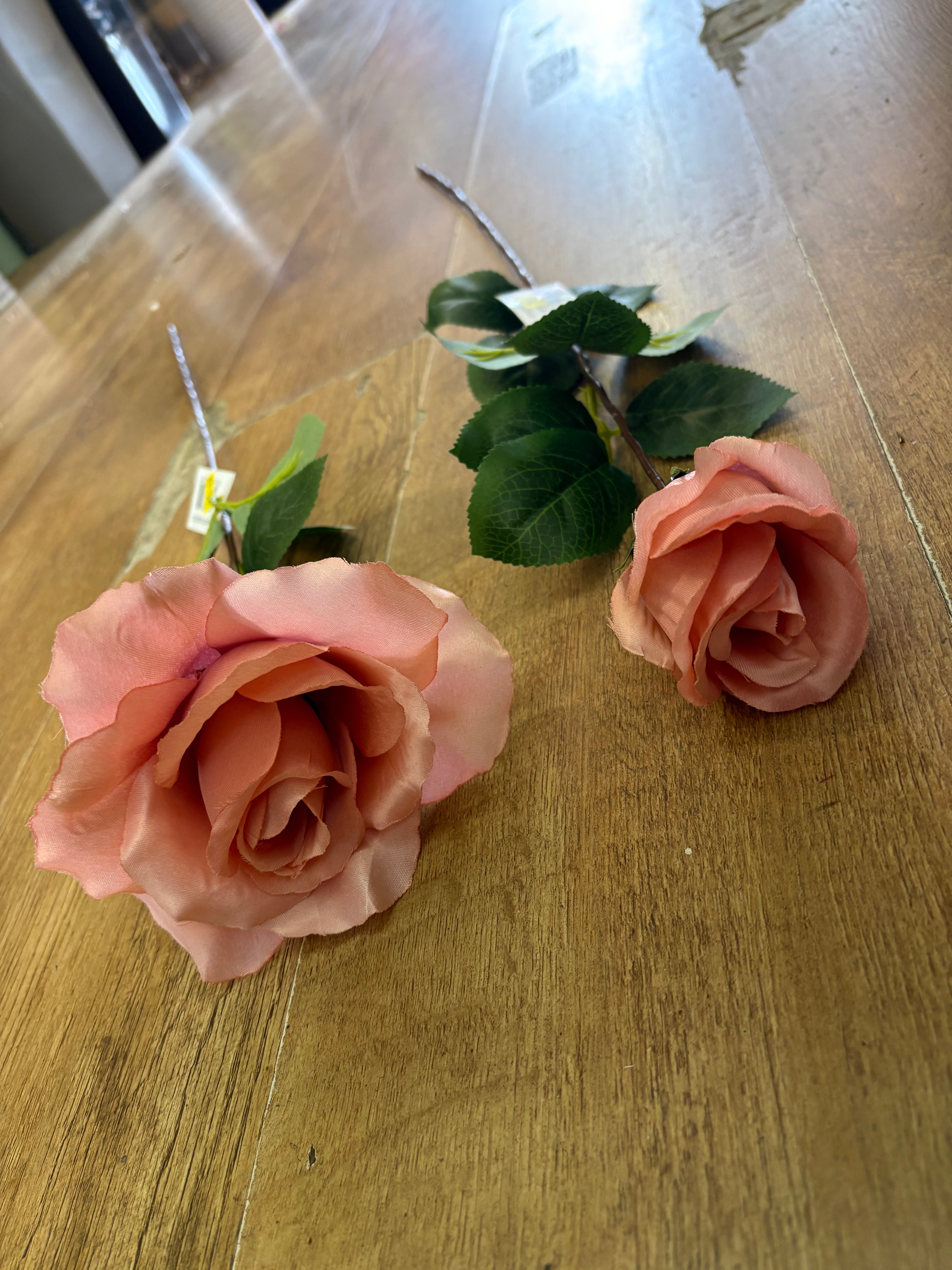 Long stem pink rose - 2 styles available