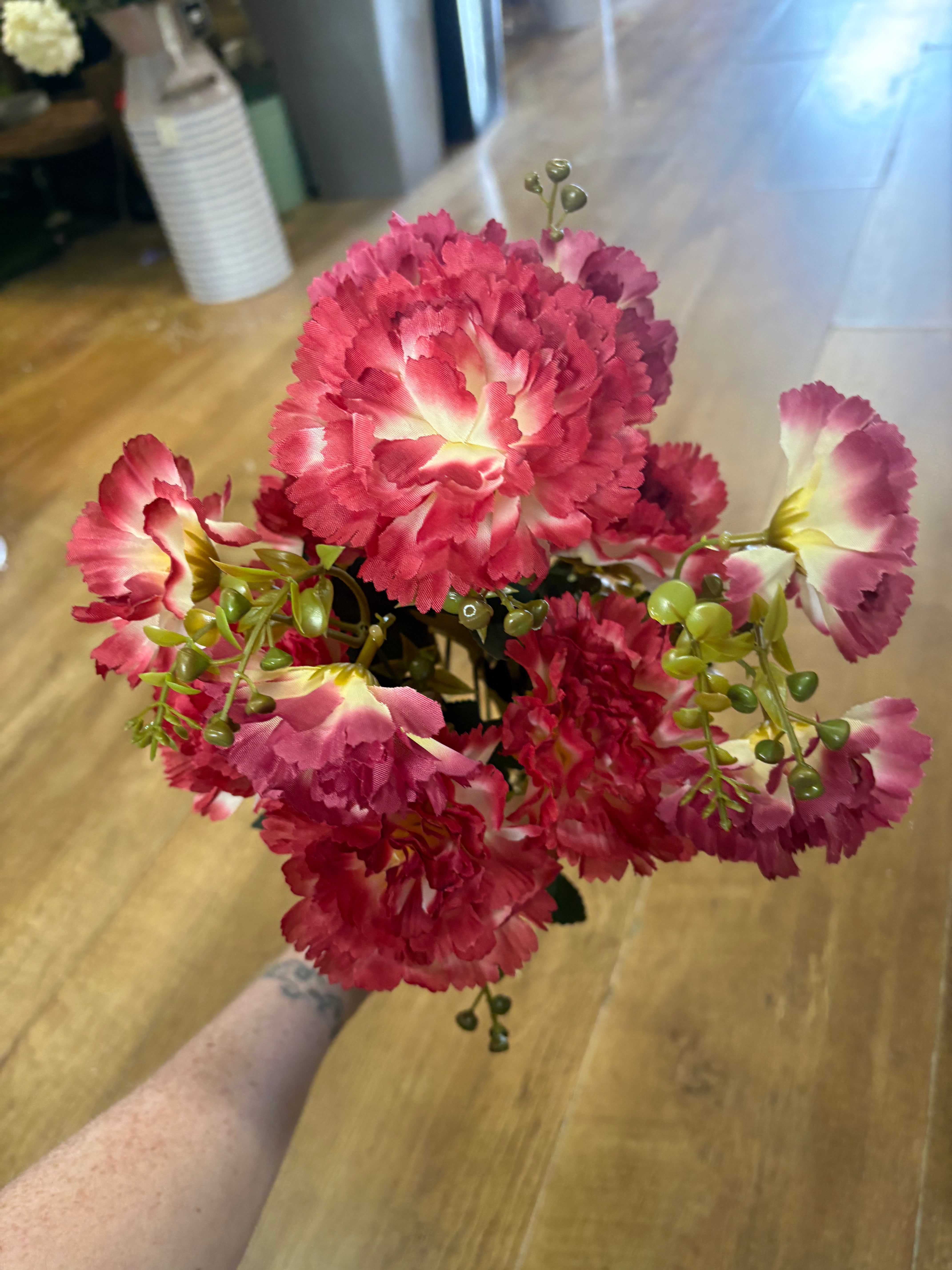 Large autumnal carnation bush - 4 colours available