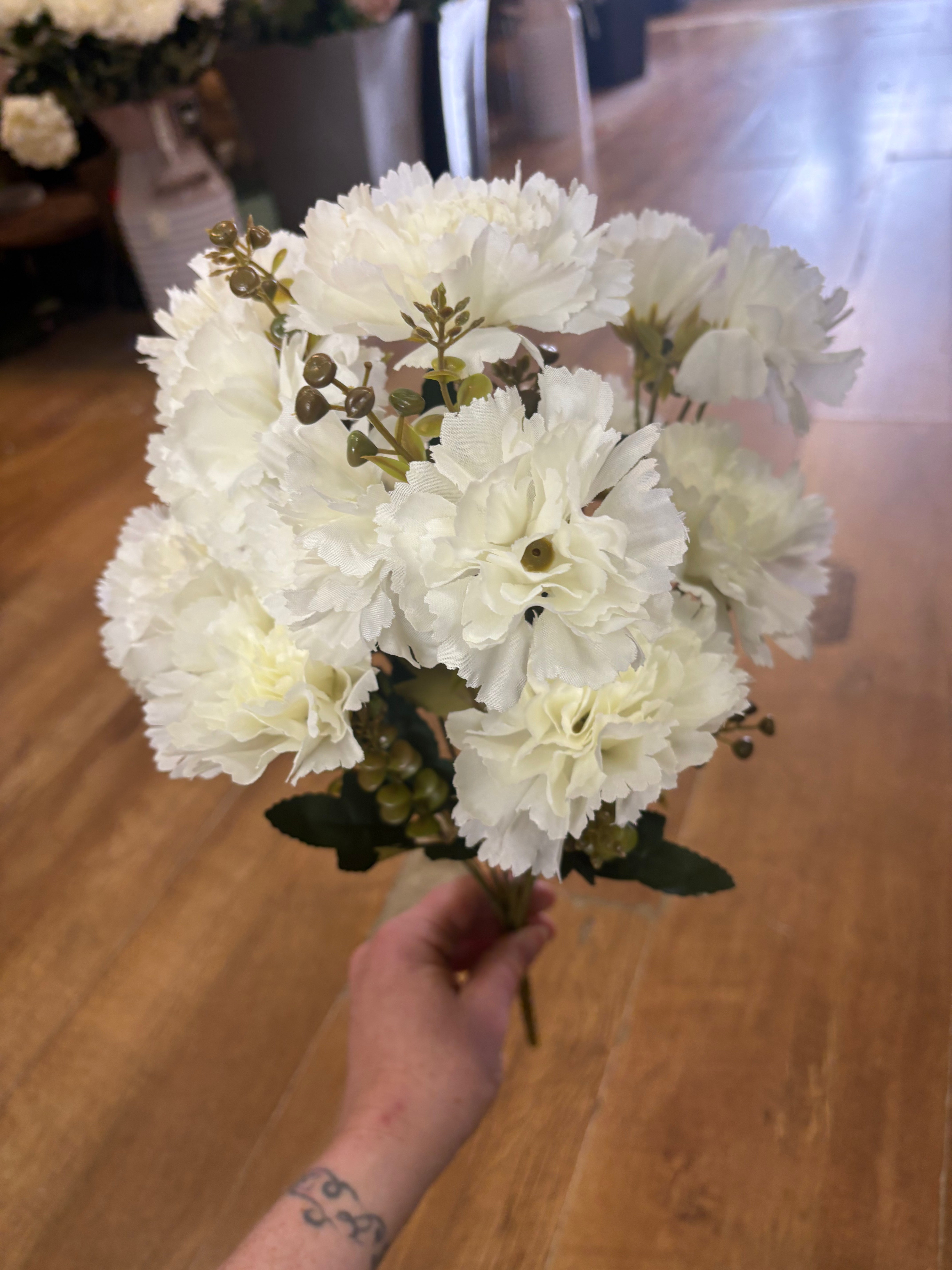 Large autumnal carnation bush - 4 colours available