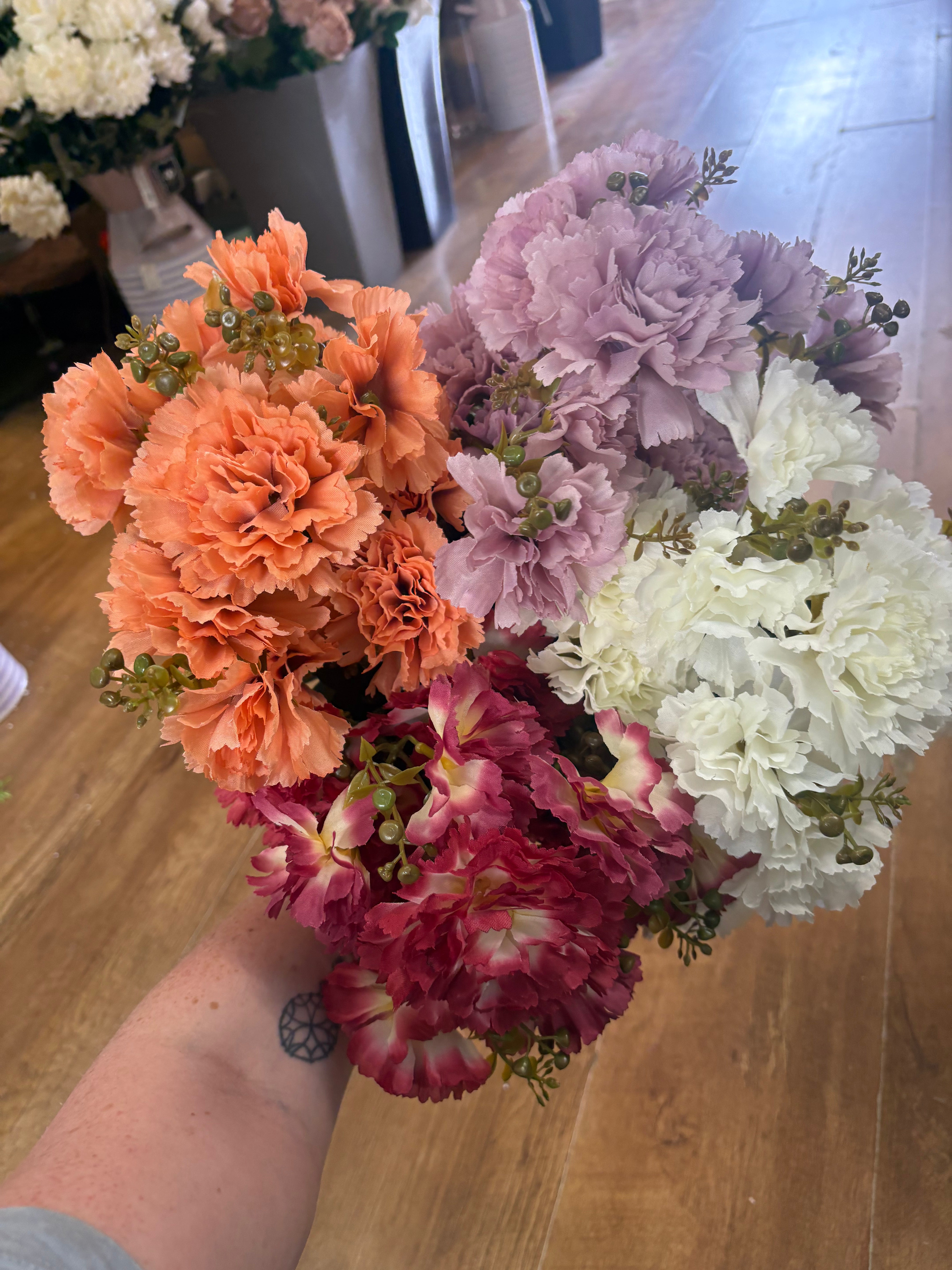 Large autumnal carnation bush - 4 colours available