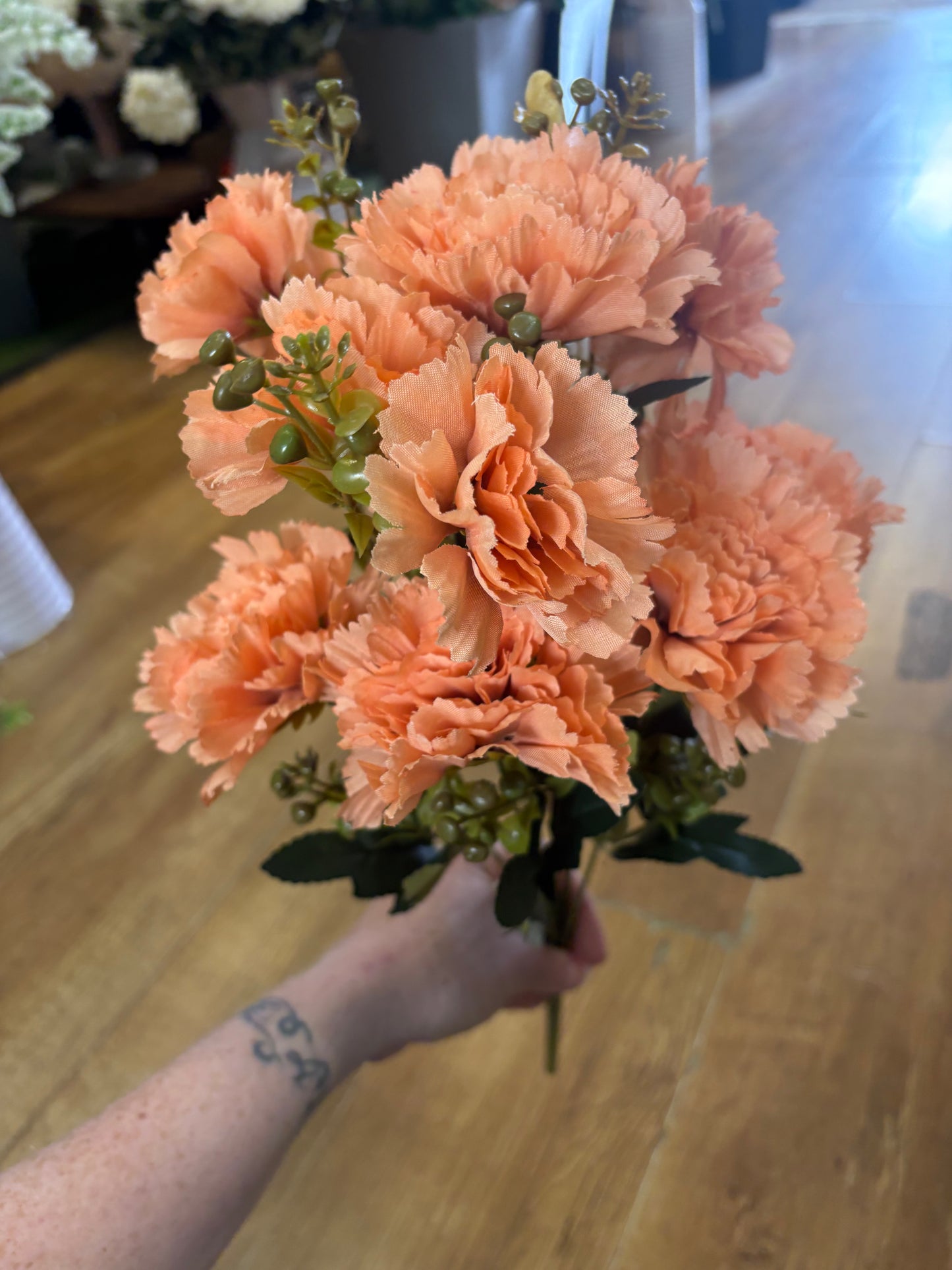 Large autumnal carnation bush - 4 colours available