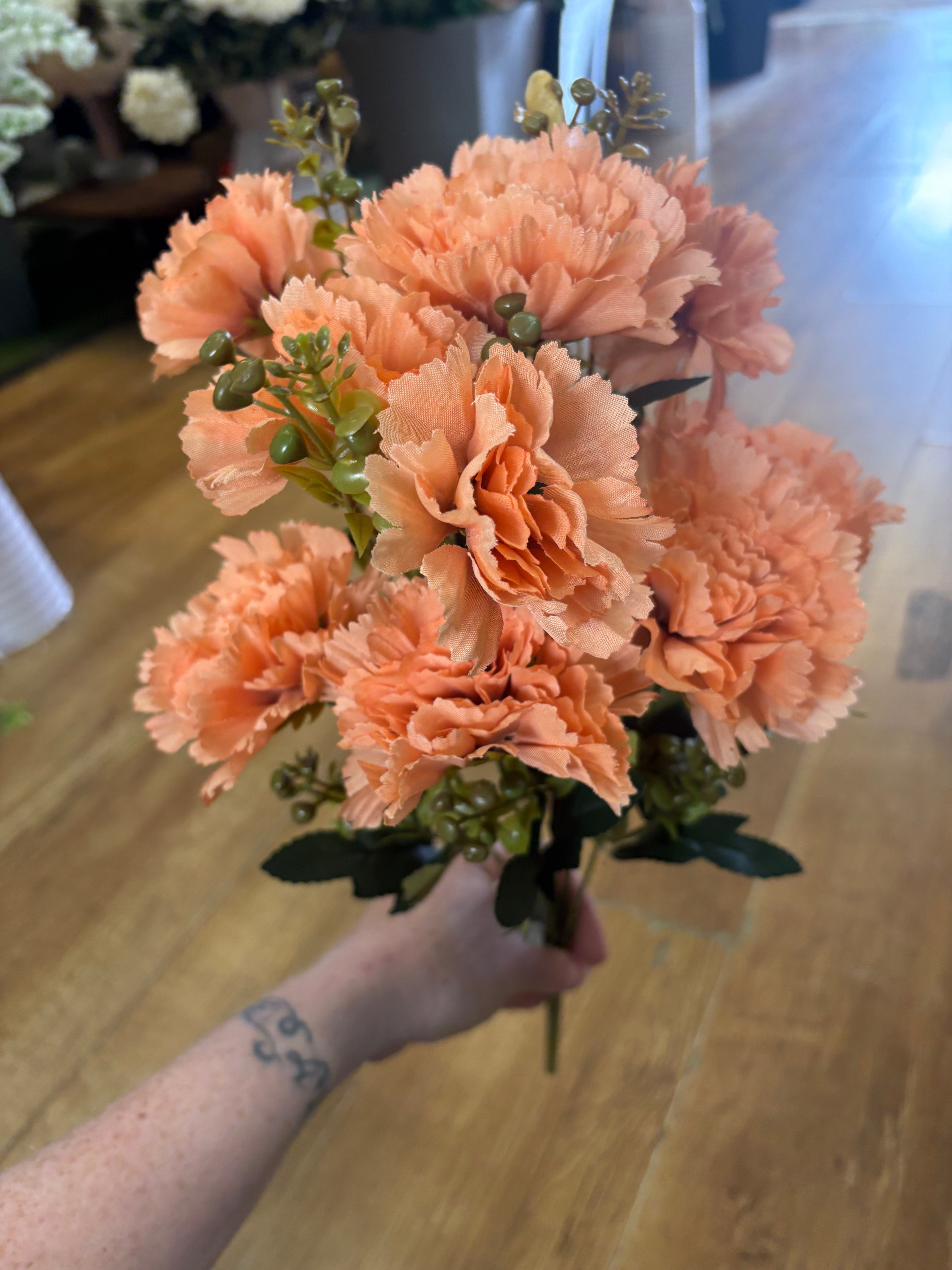 Large autumnal carnation bush - 4 colours available