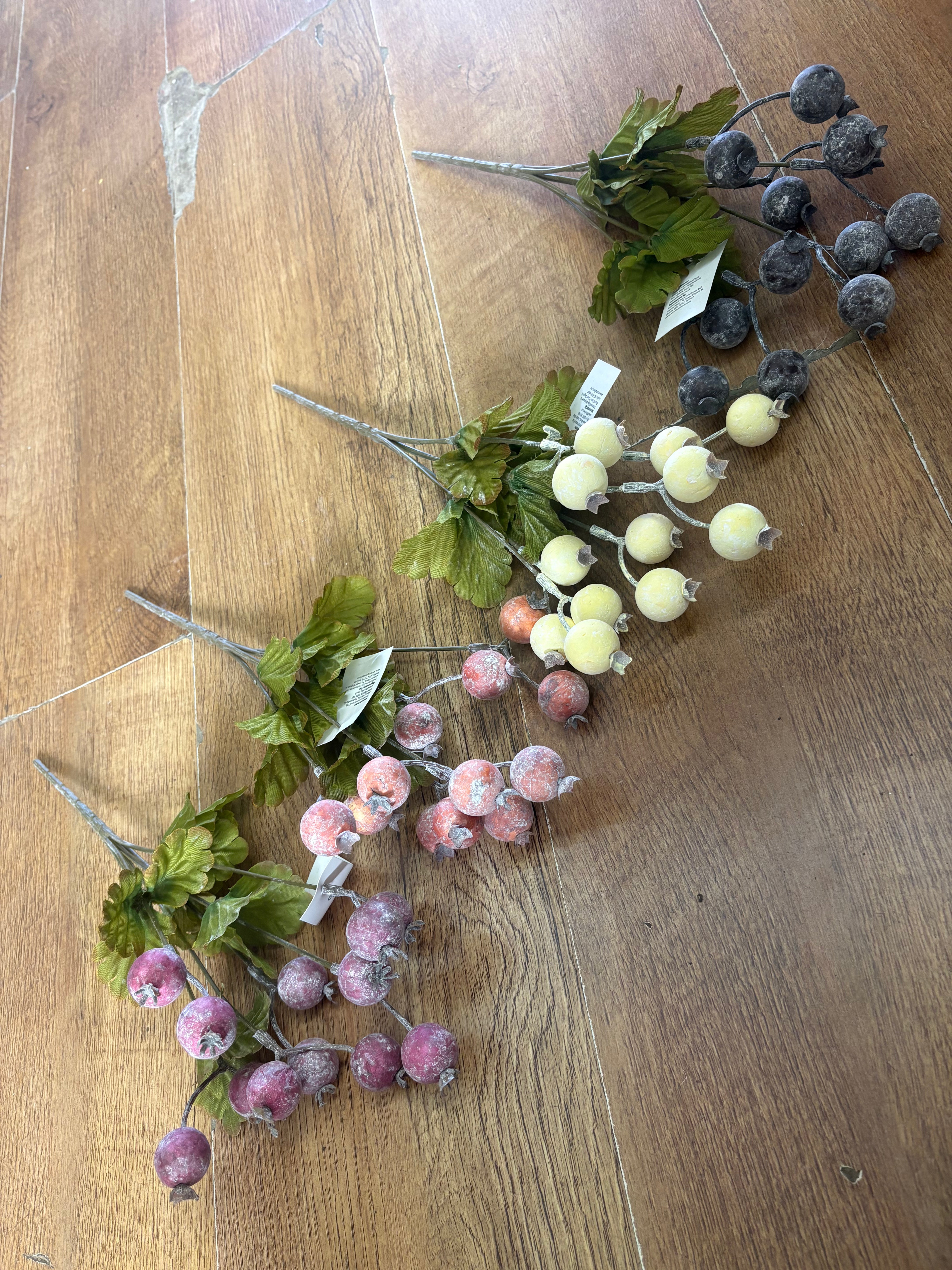Dusted Hawthorn berry bunch - 4 colours available