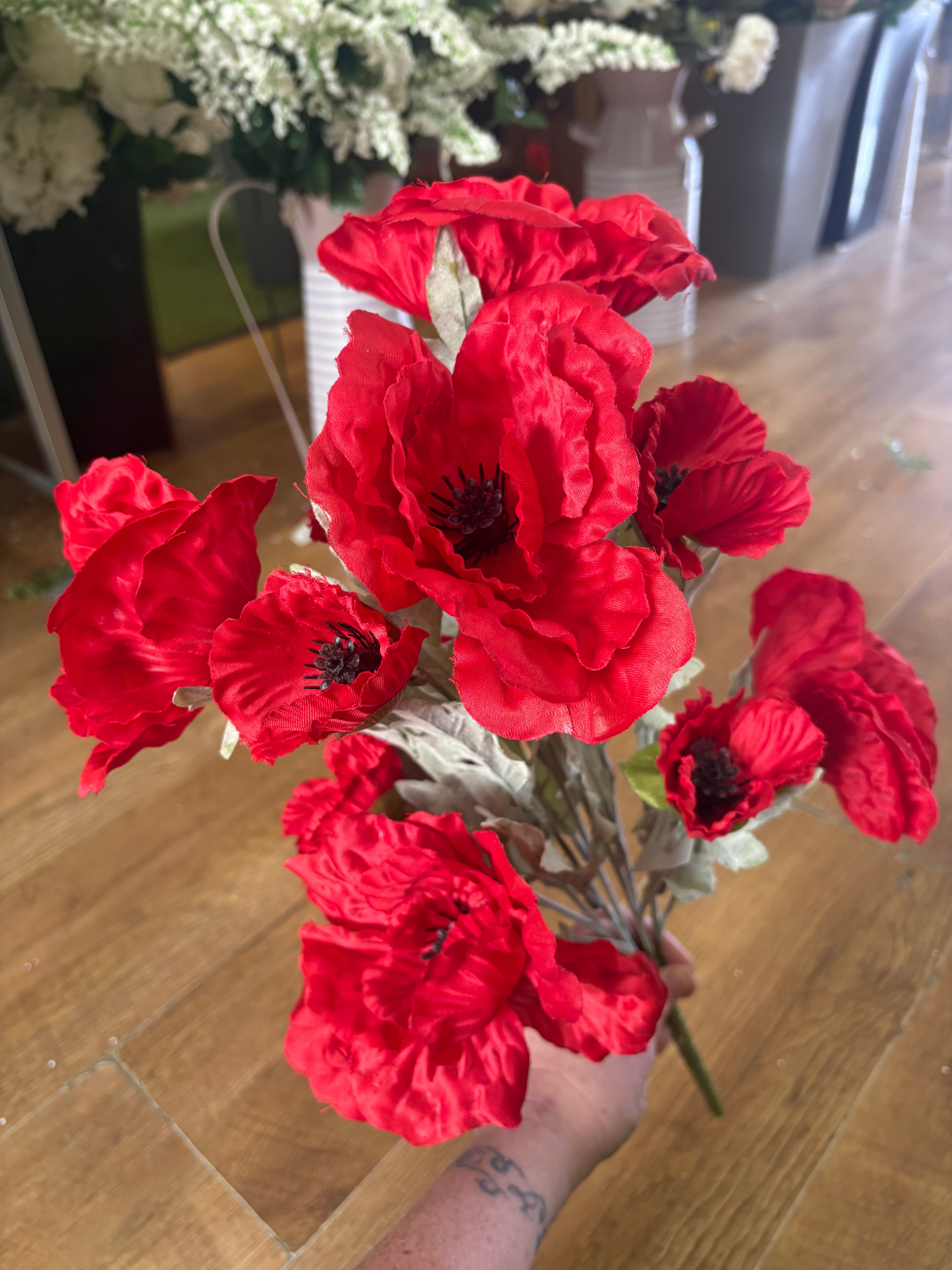 Large mix sized red poppy bunch with flocked stem