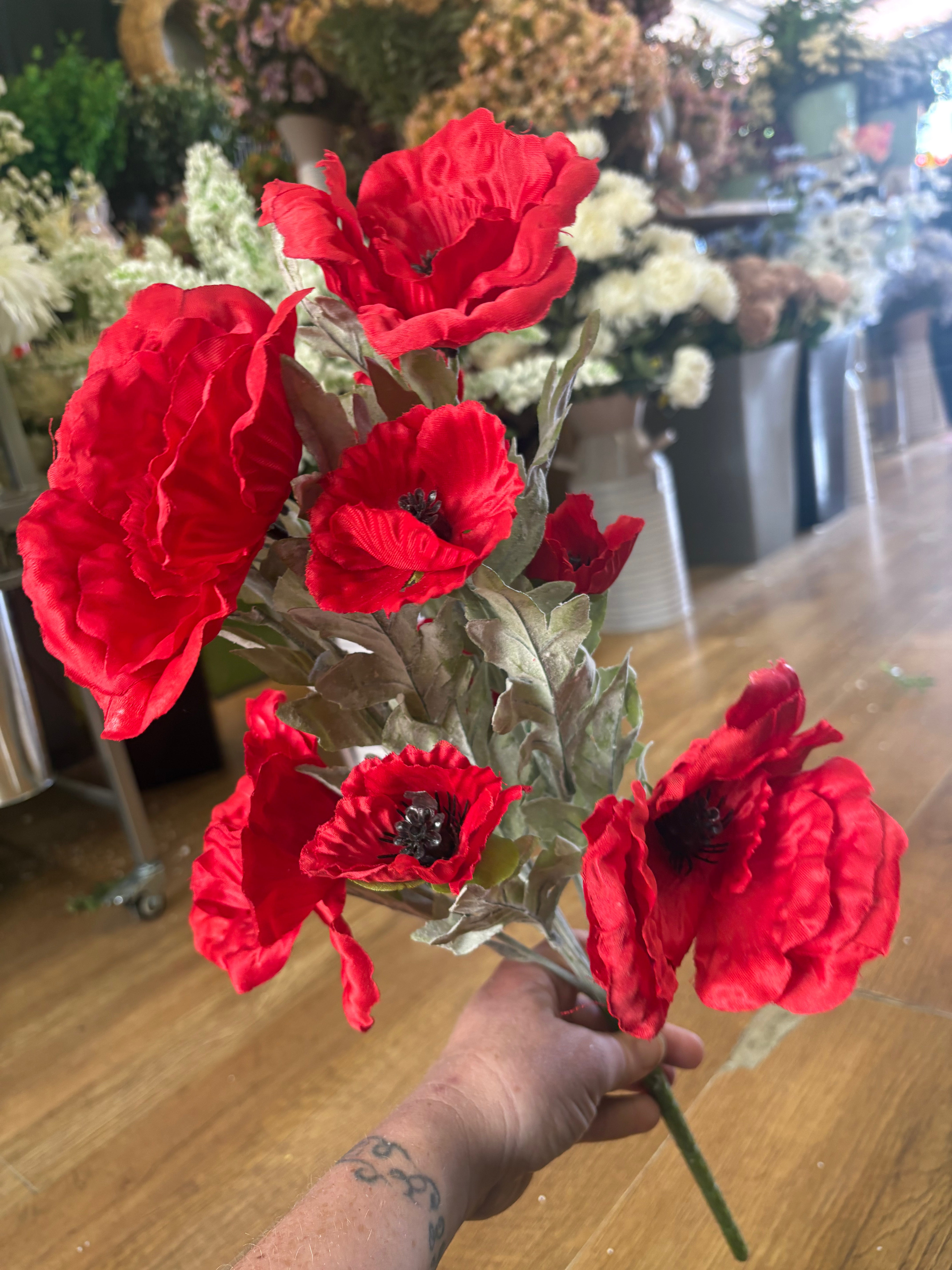 Large mix sized red poppy bunch with flocked stem