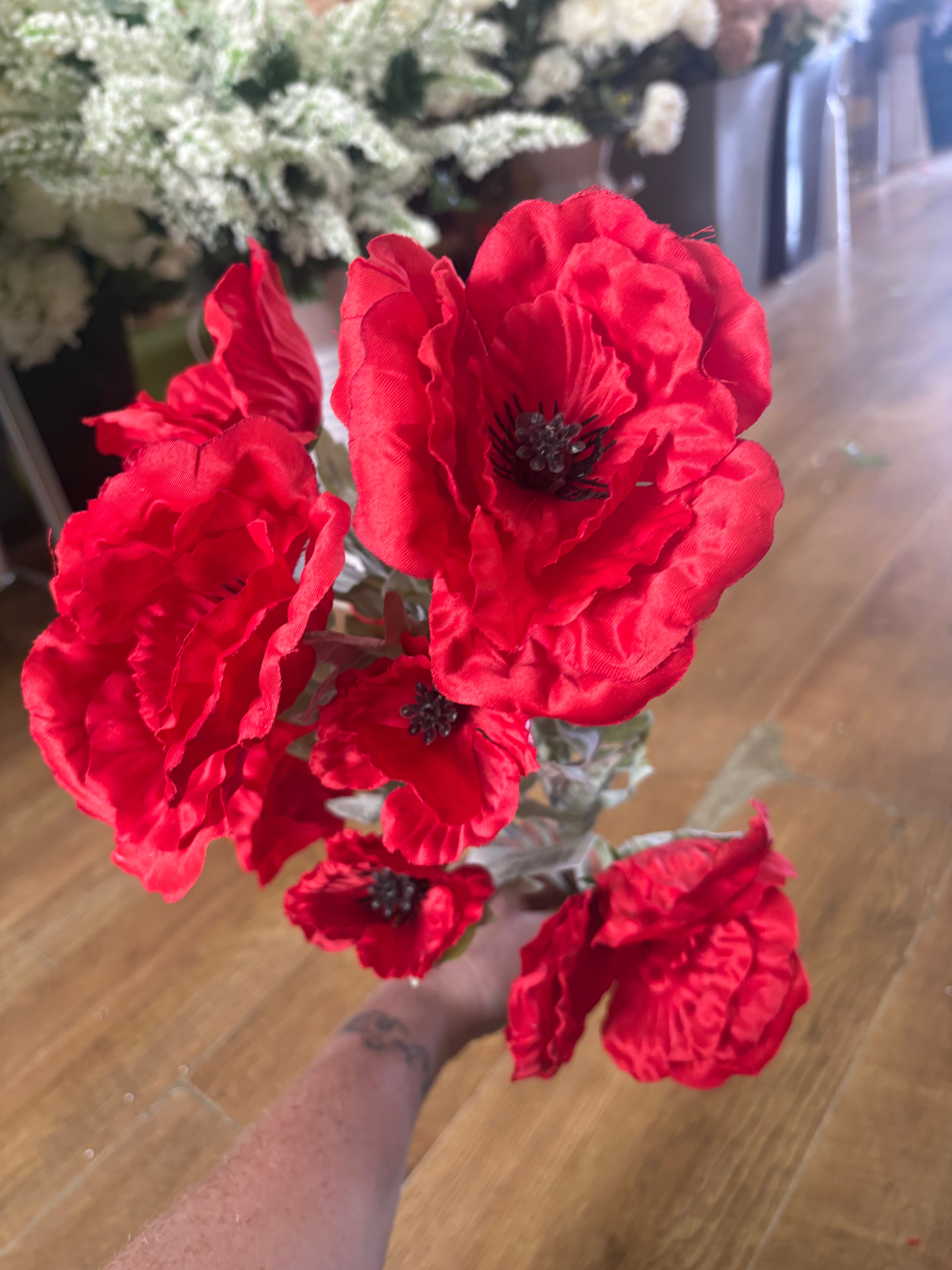 Large mix sized red poppy bunch with flocked stem