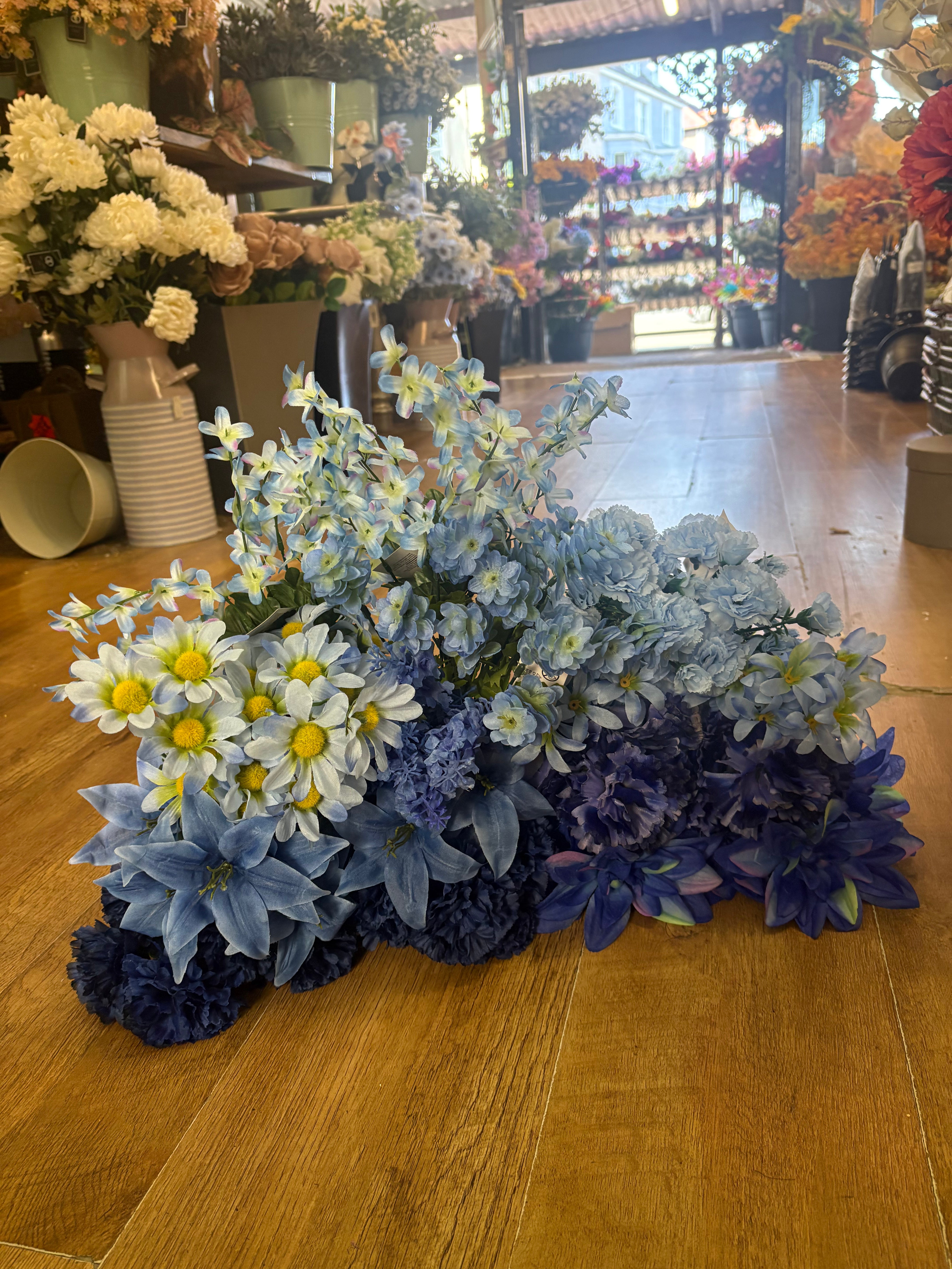 Box 4 - 20 bunches of flowers/foliage