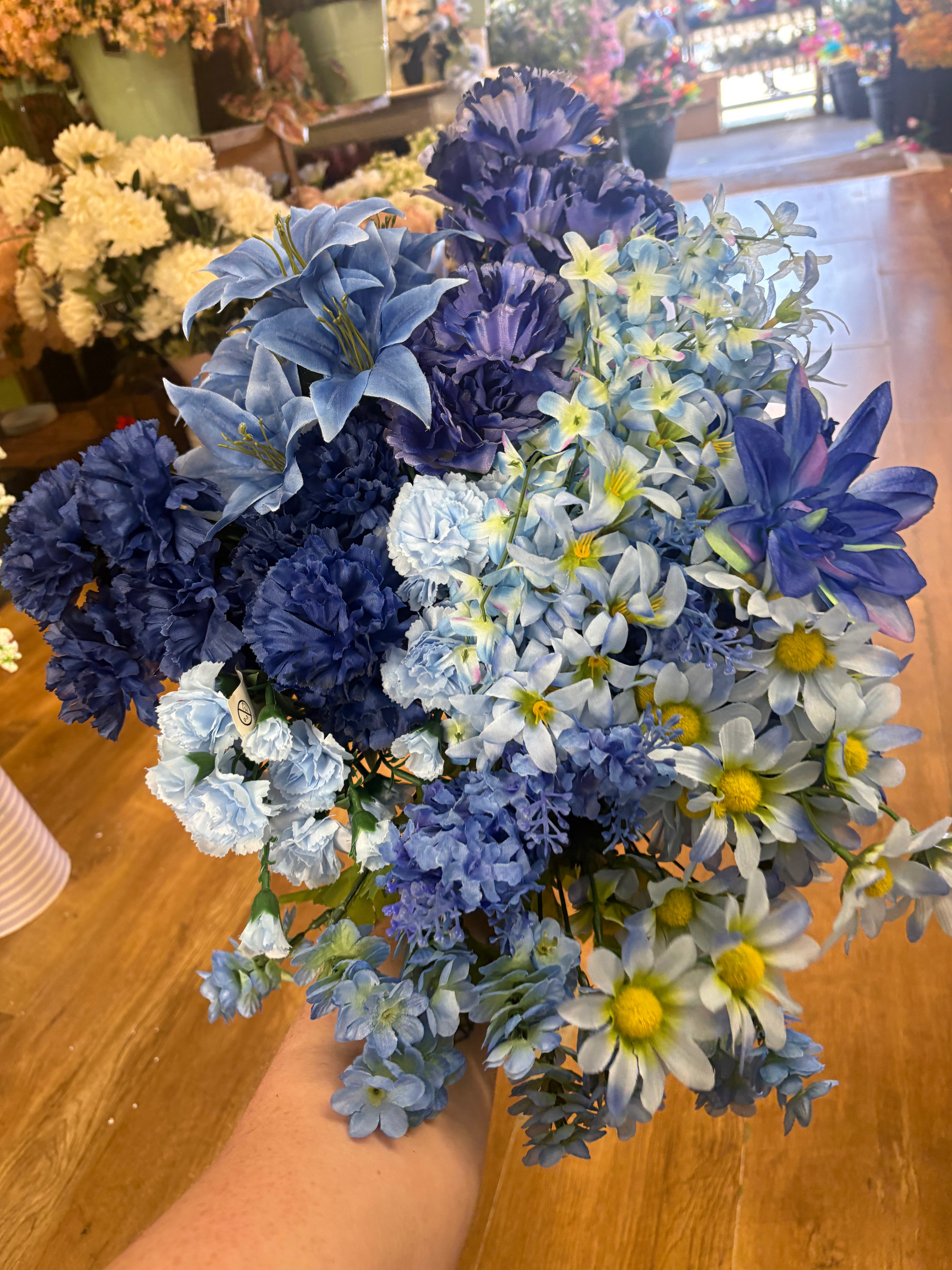 Box 4 - 20 bunches of flowers/foliage