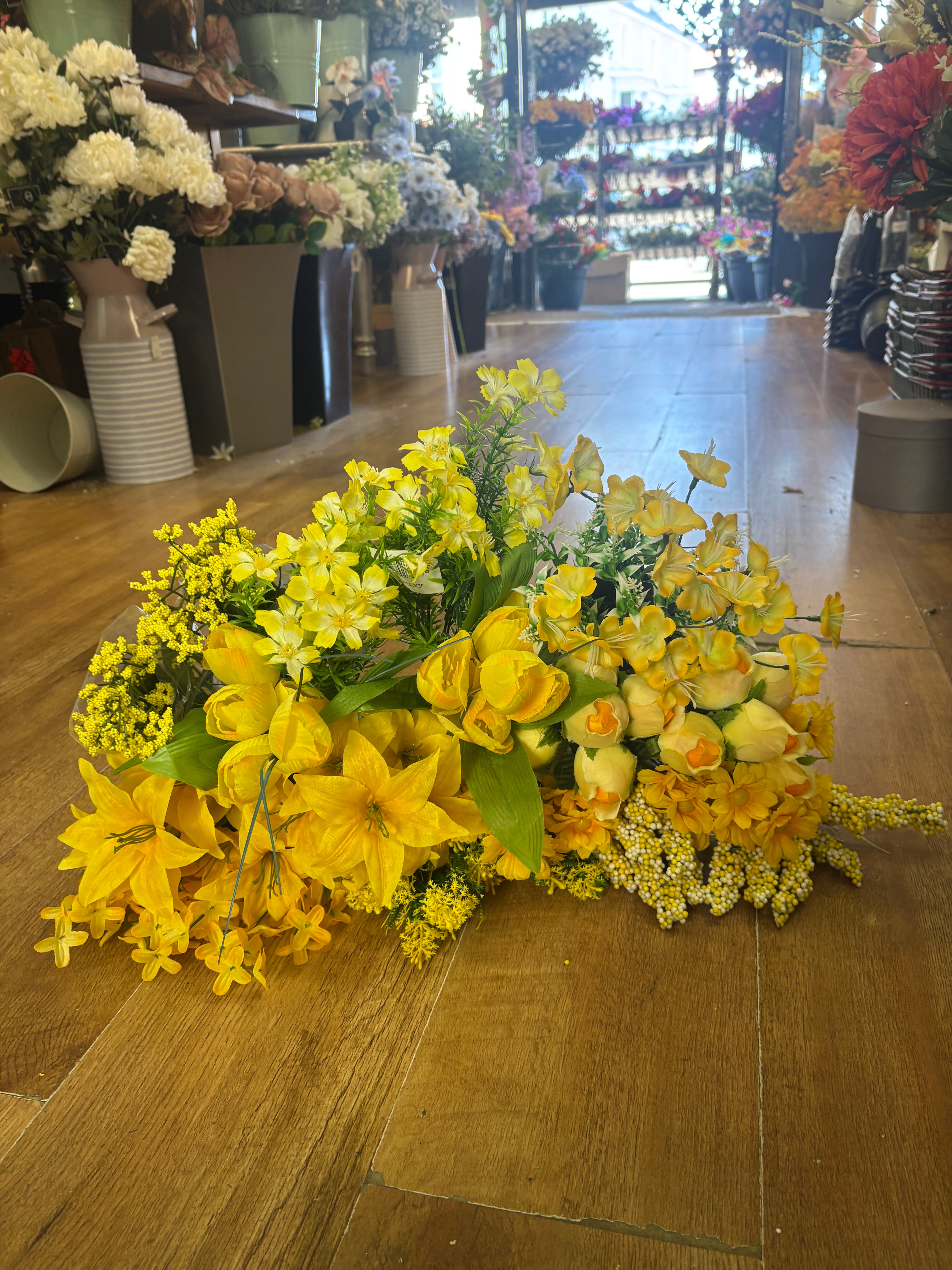 Box 5 - 20 bunches of flowers/foliage
