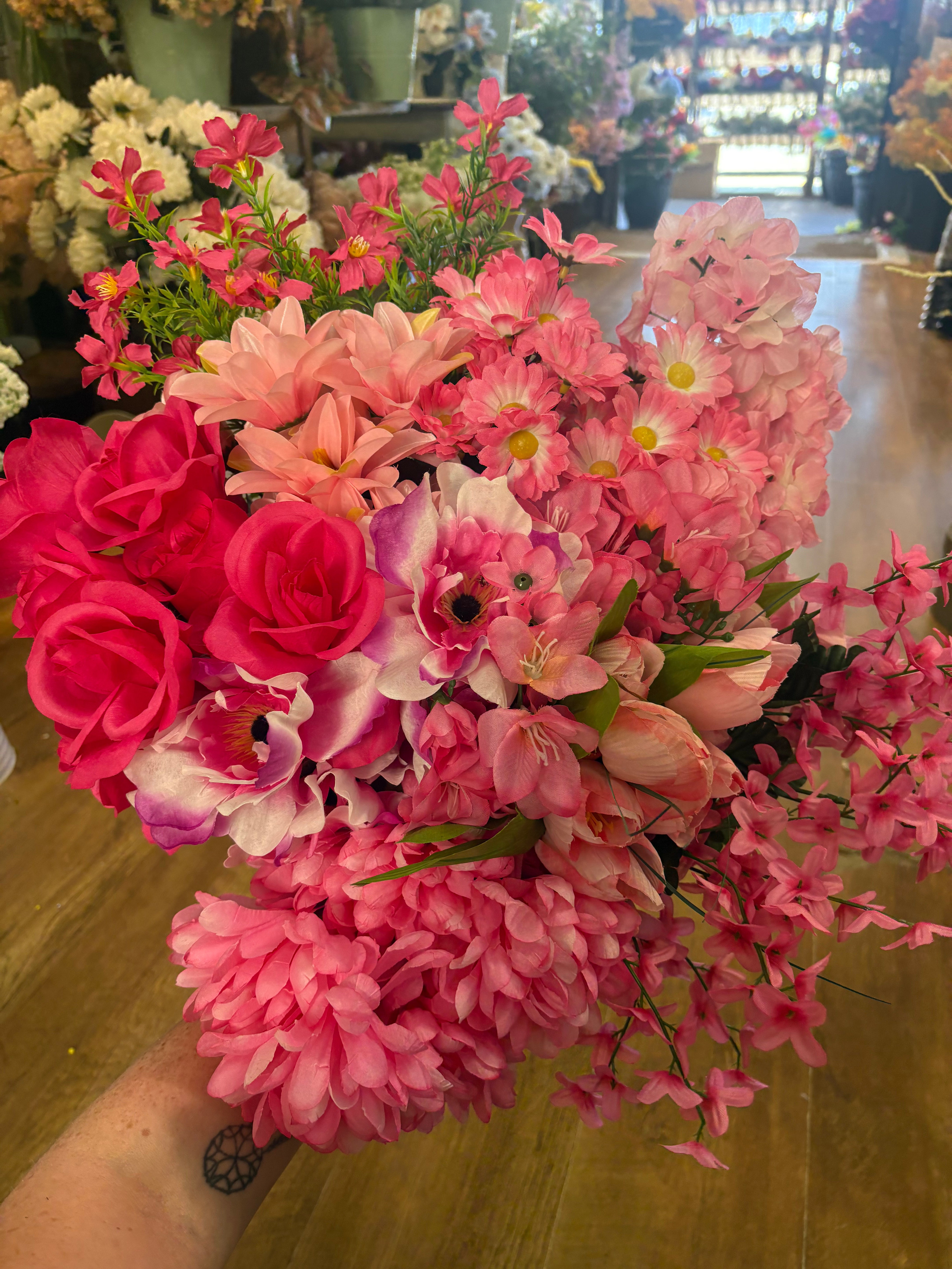 Box 15 - 20 bunches of flowers/foliage