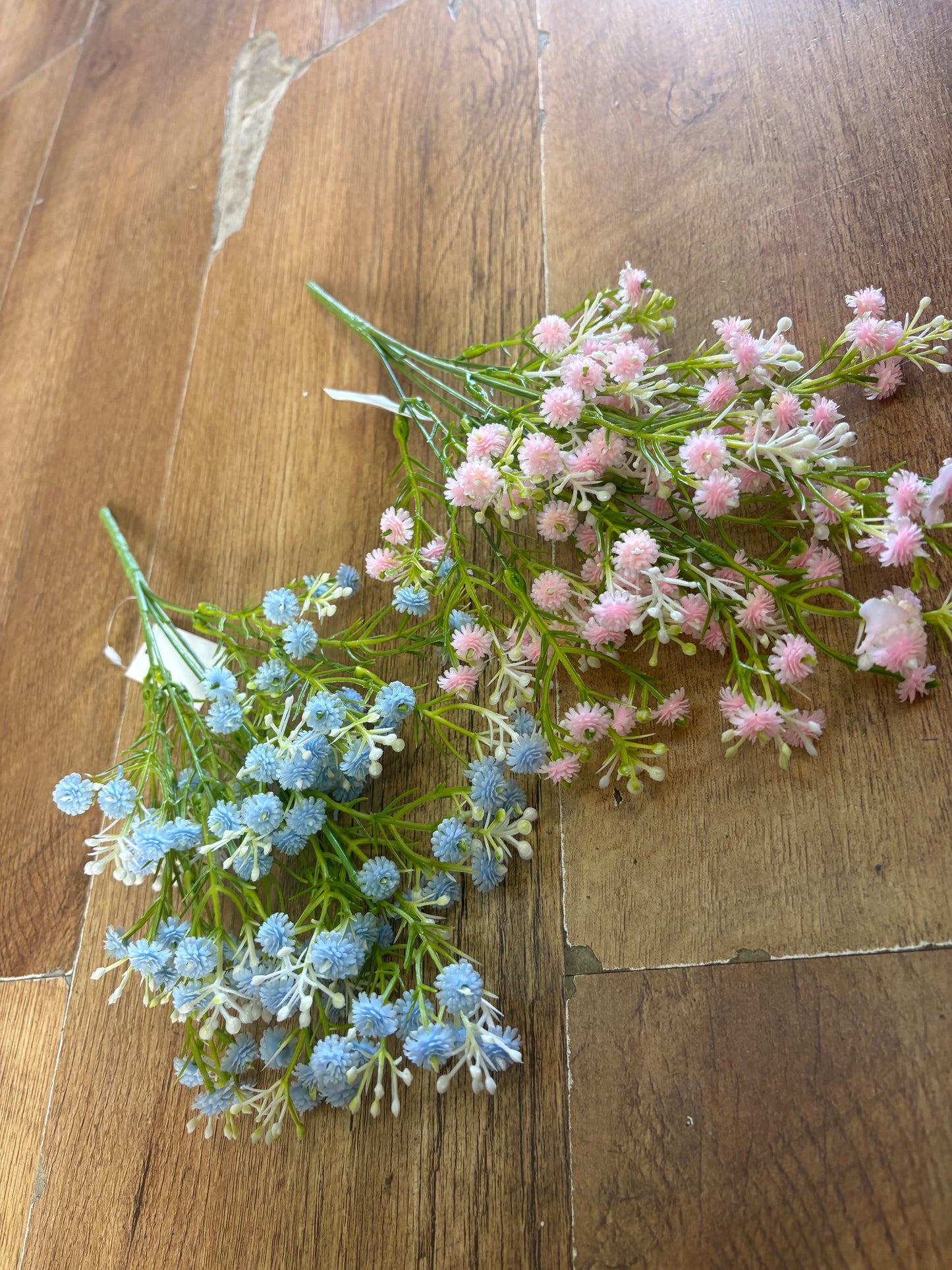 Pastel gypsophila bunch - 2 colours available