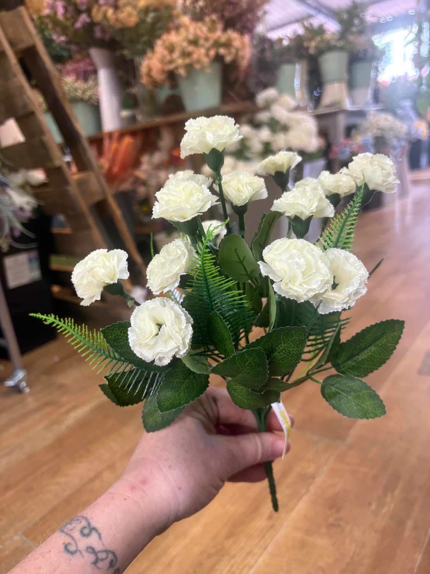 Ivory miniature carnation bunch