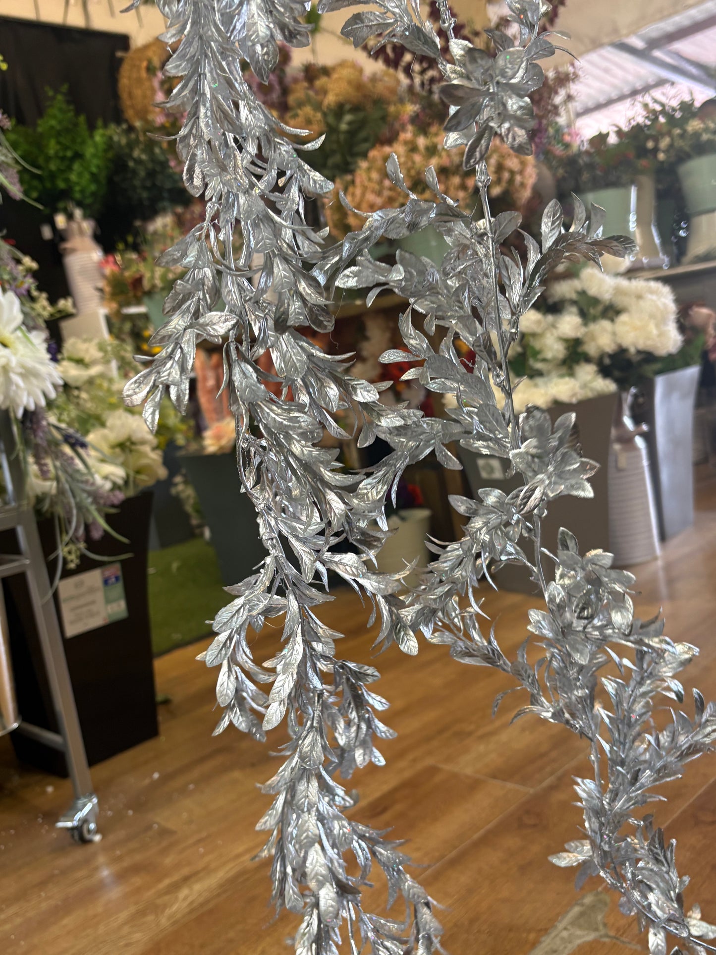 180cm metallic silver boxwood garland